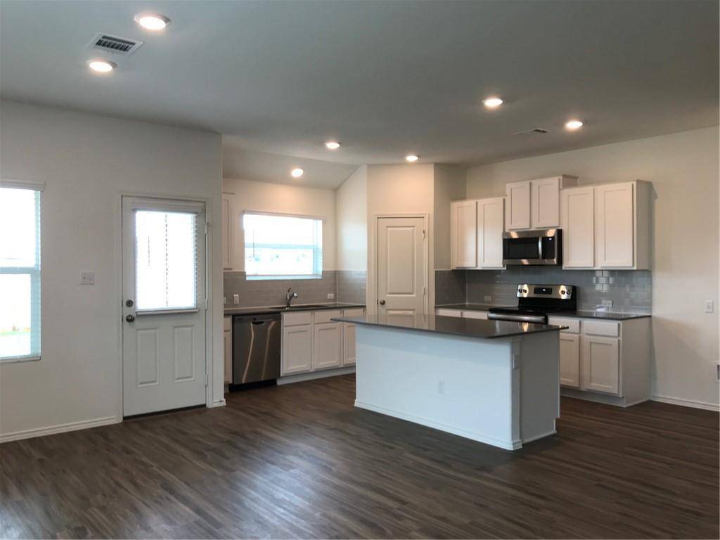 107 Ozark DR, Hutto, TX 78634