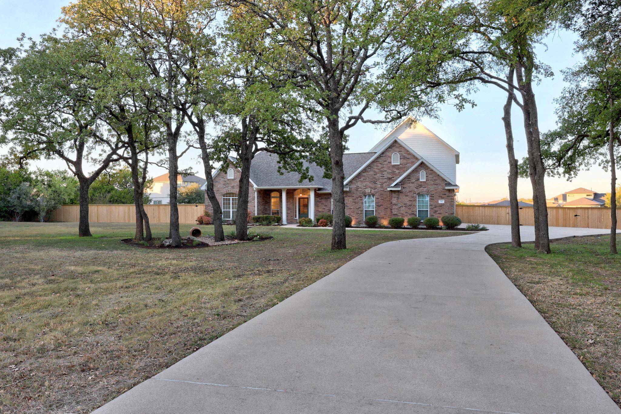 116 Oak Plaza DR, Georgetown, TX 78628