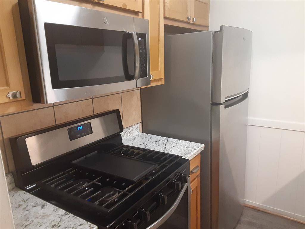 711 Eberhart LN #213, Austin, TX 78745