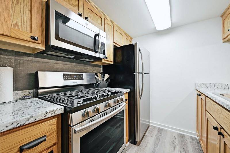 711 Eberhart LN #213, Austin, TX 78745