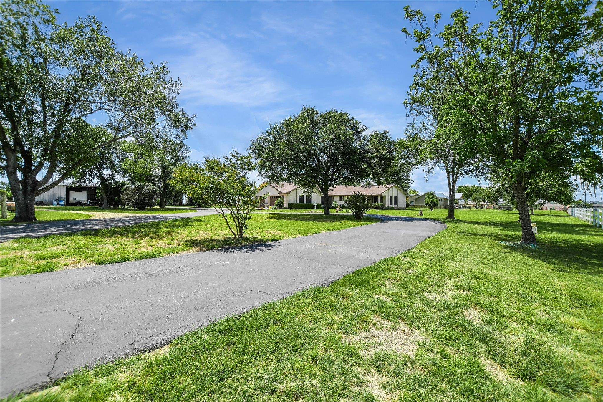 7 Brenda LN, Round Rock, TX 78665