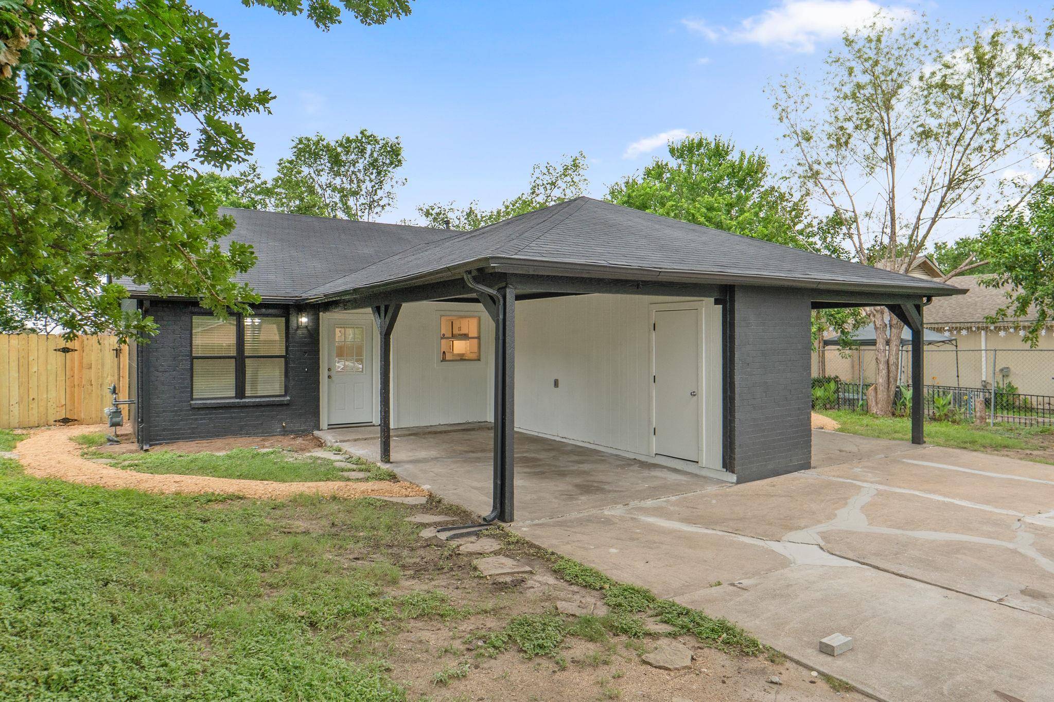 8203 Colony Loop DR, Austin, TX 78724