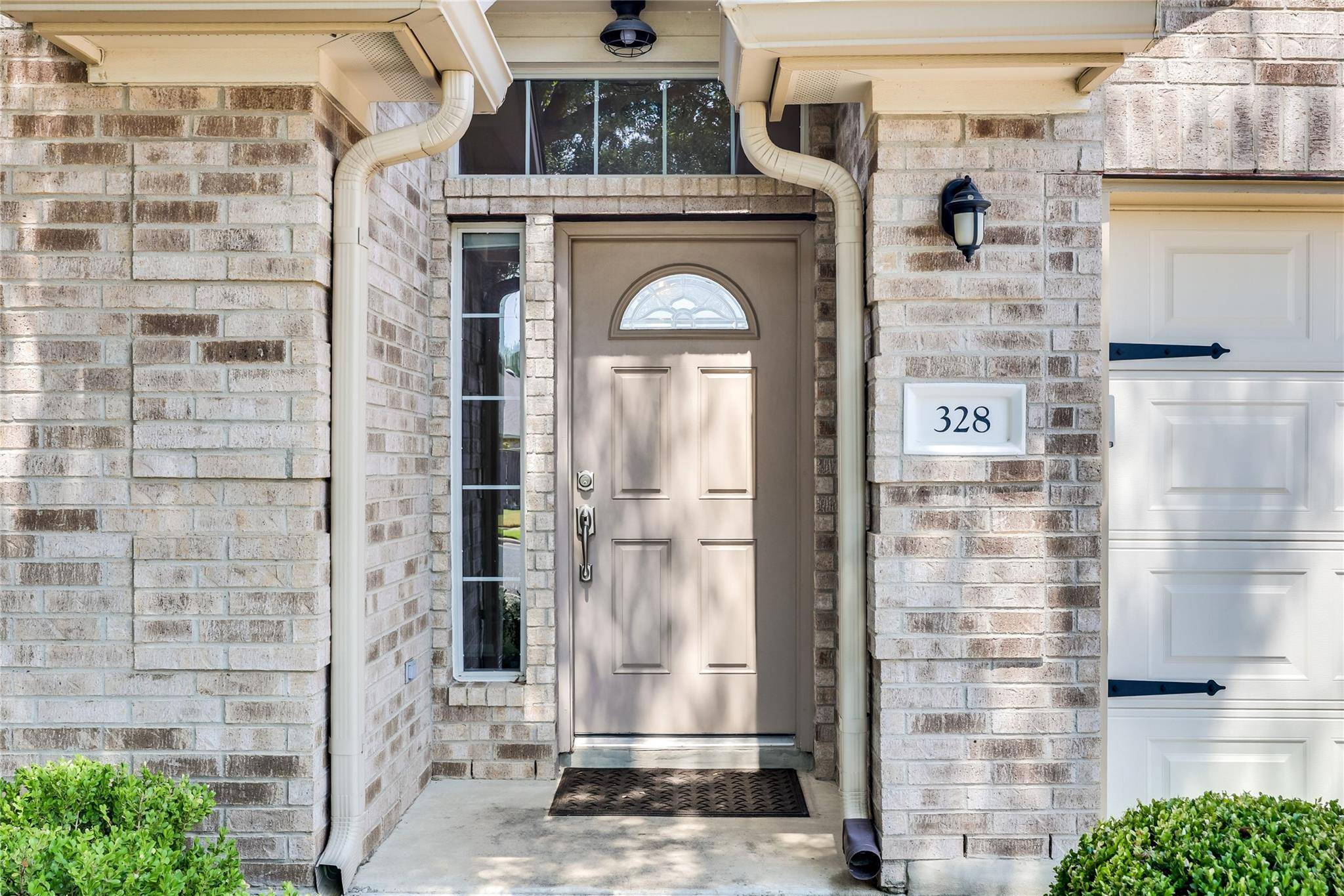 328 Hidden Brook LN, Round Rock, TX 78665