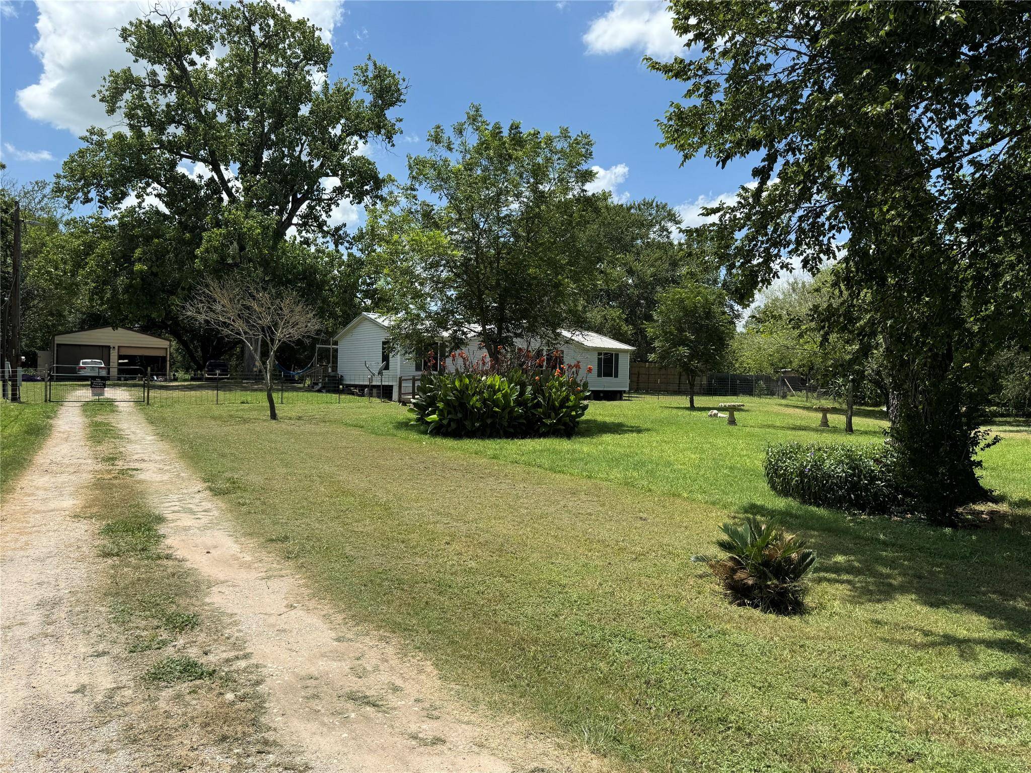 2000 Citation DR, Del Valle, TX 78617
