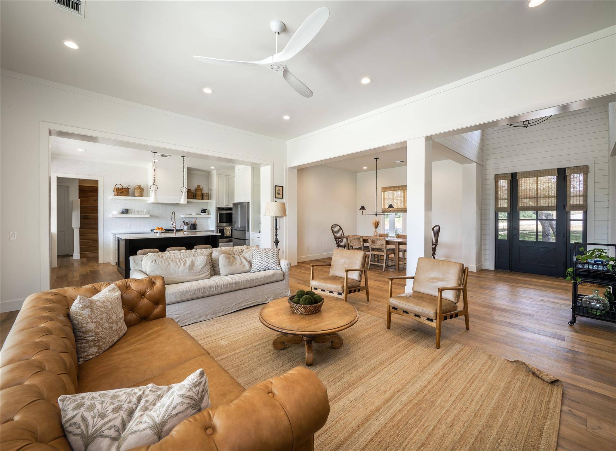 112 Roanoak DR, Dripping Springs, TX 78620