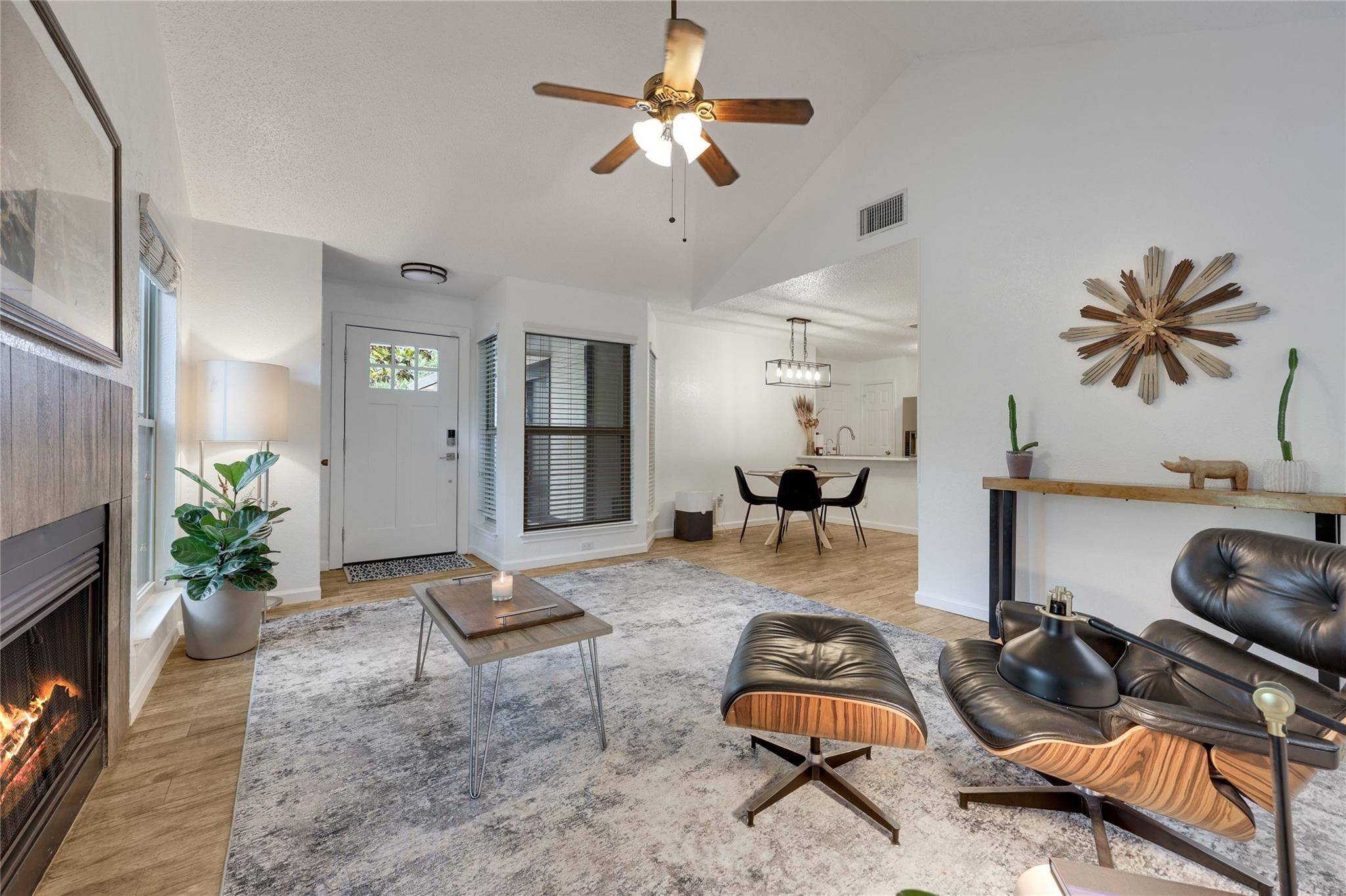 1800 Rainy Meadows DR, Austin, TX 78758