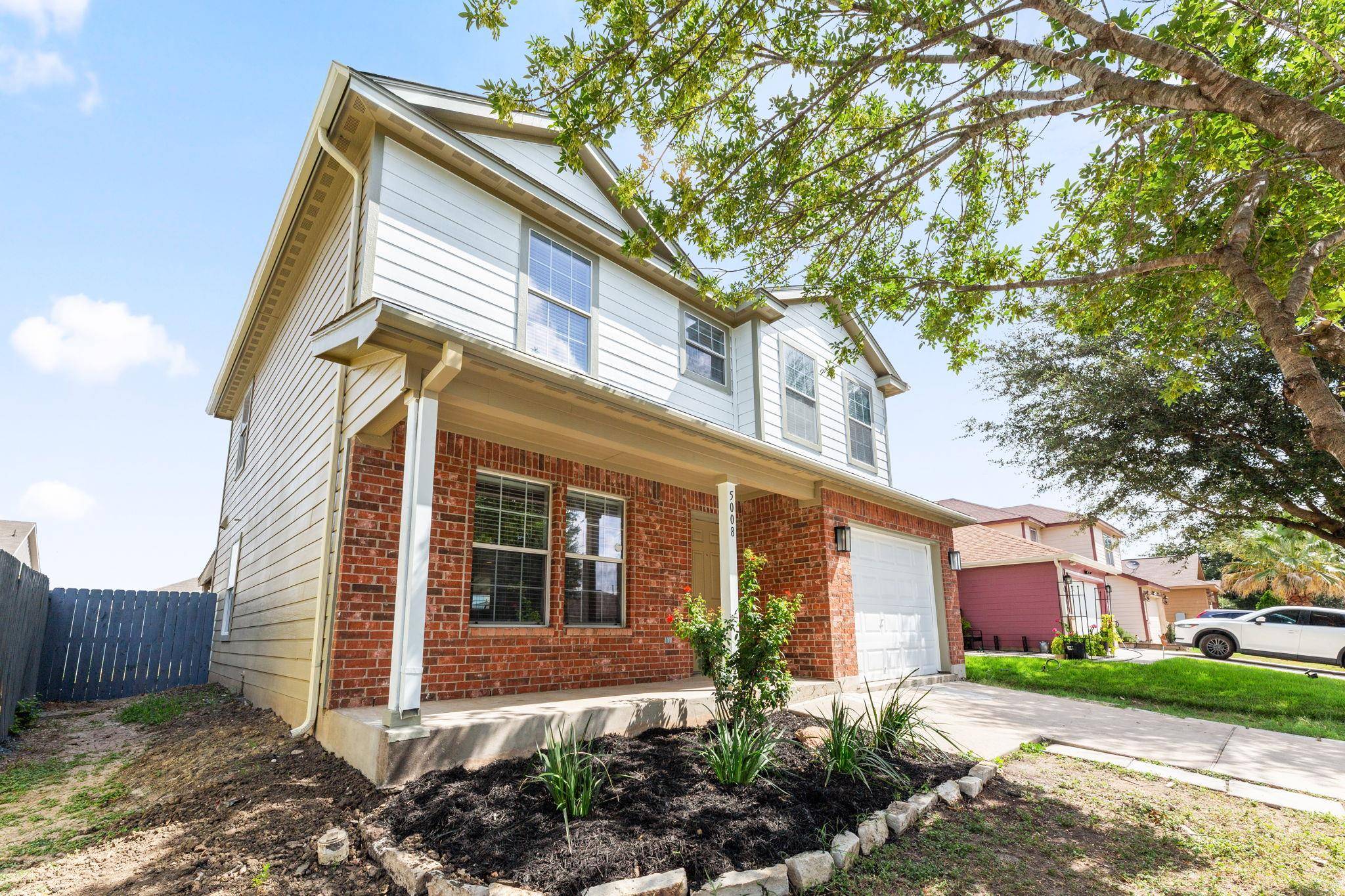 5008 Irvine LN, Del Valle, TX 78617