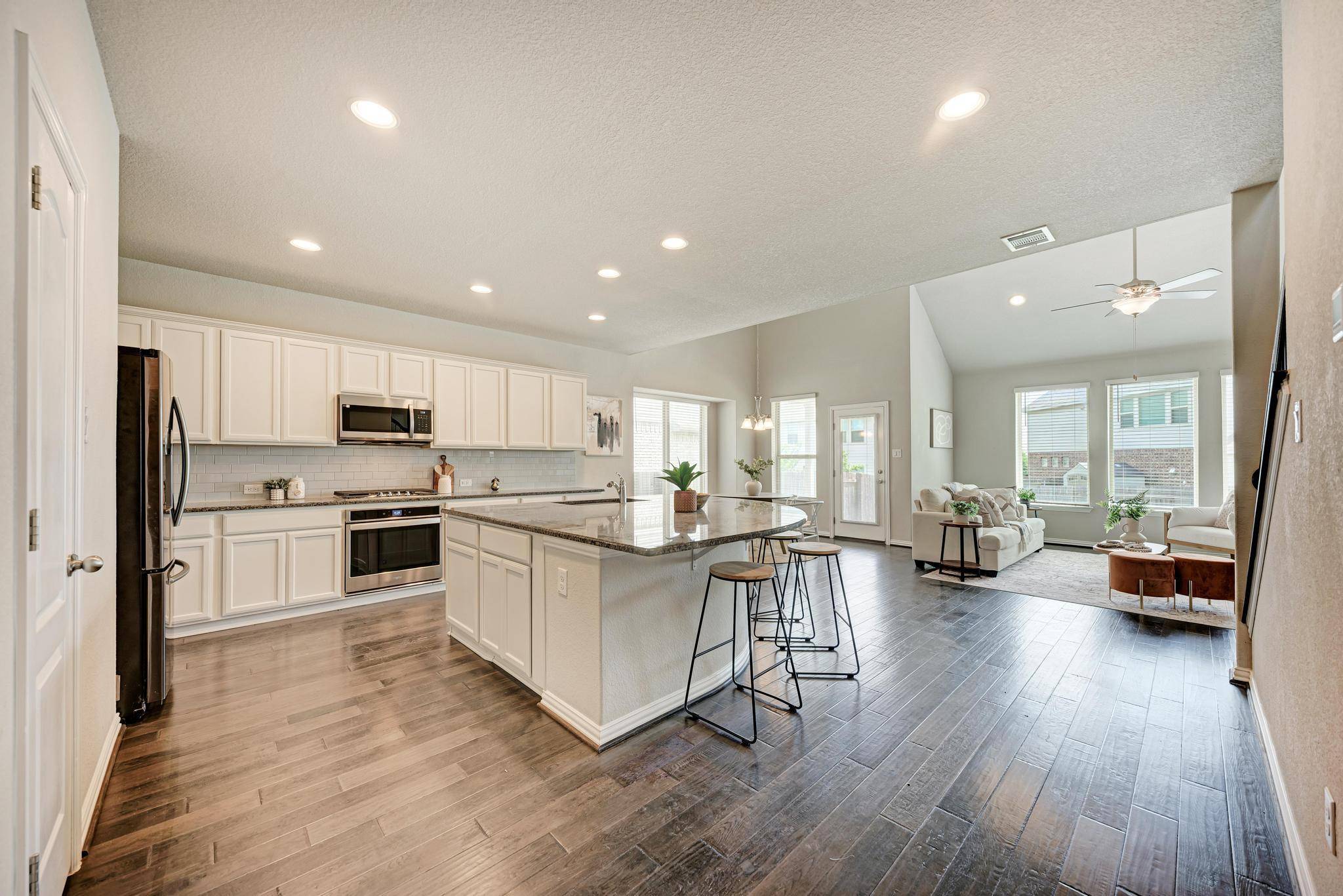 284 Everglade DR, Buda, TX 78610