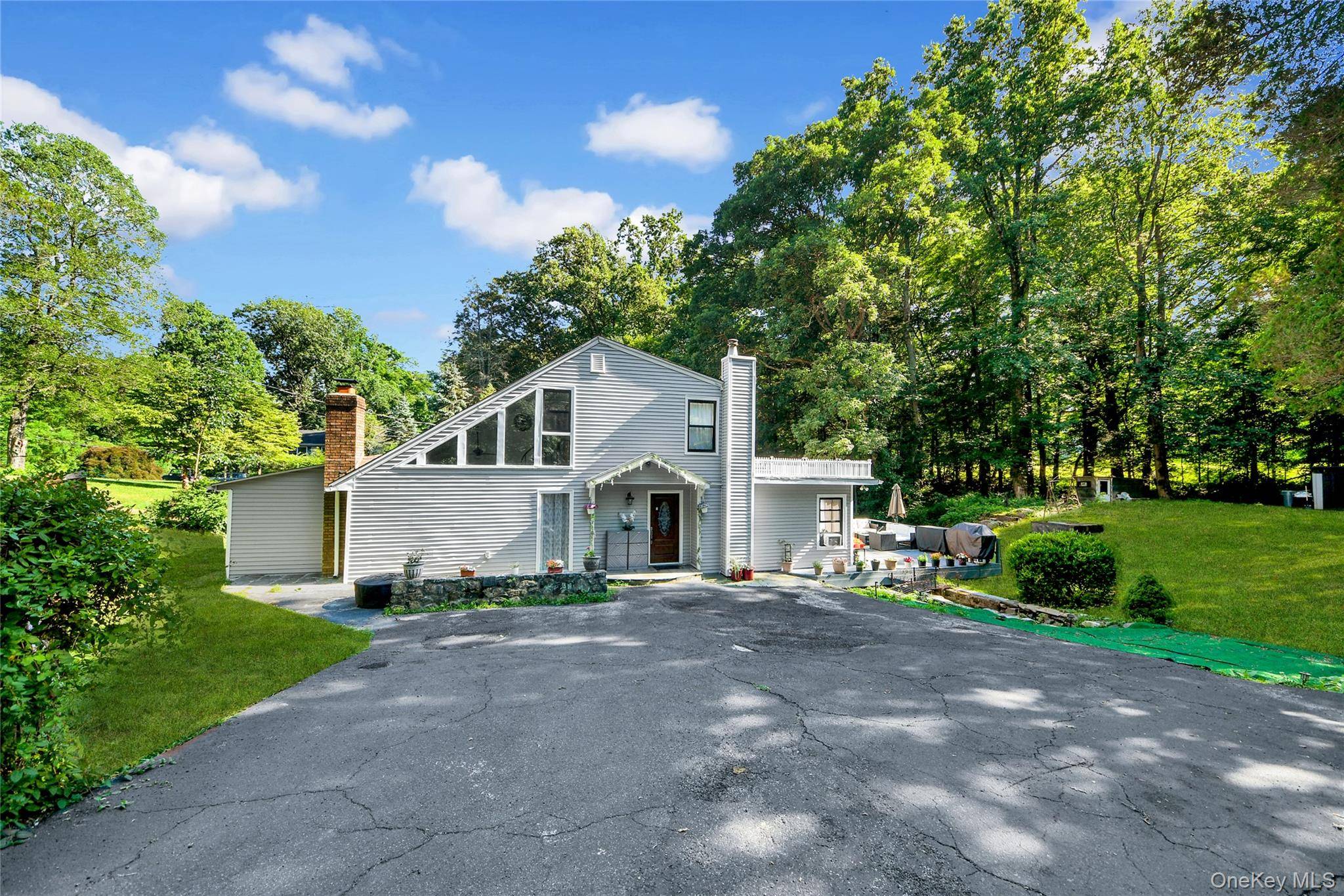 435 Birdsall DR, Yorktown Heights, NY 10598