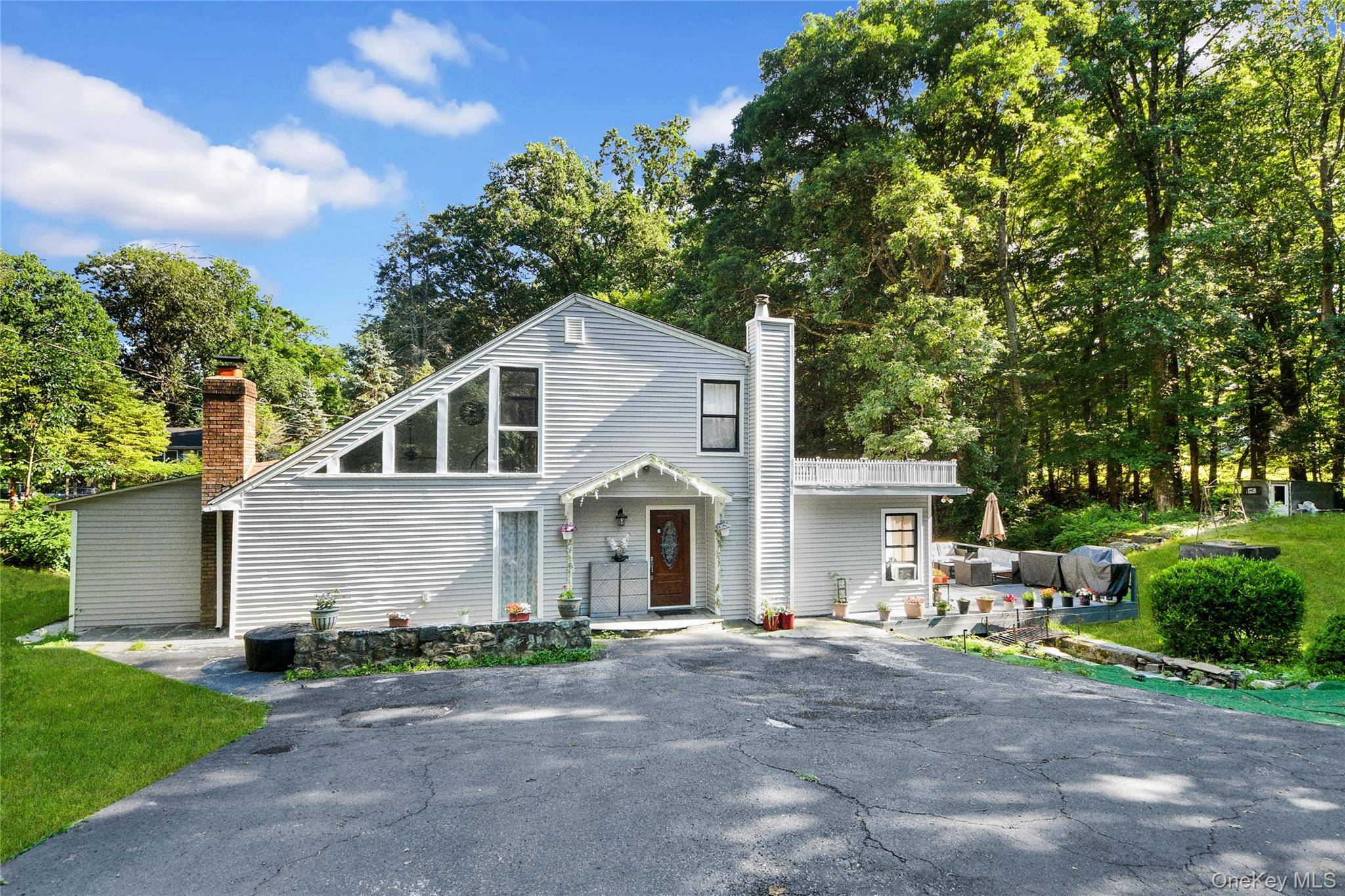435 Birdsall DR, Yorktown Heights, NY 10598