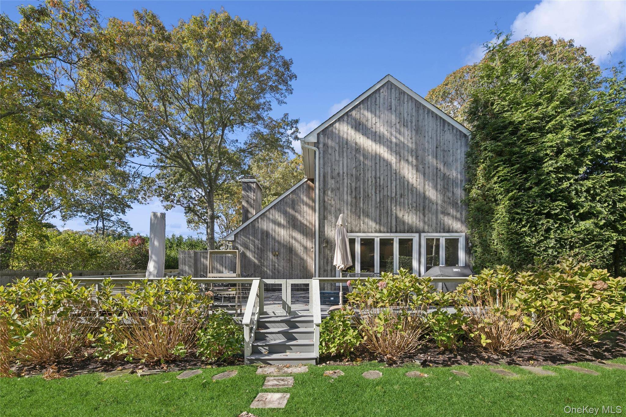 4 Morris CT, Westhampton Beach, NY 11978