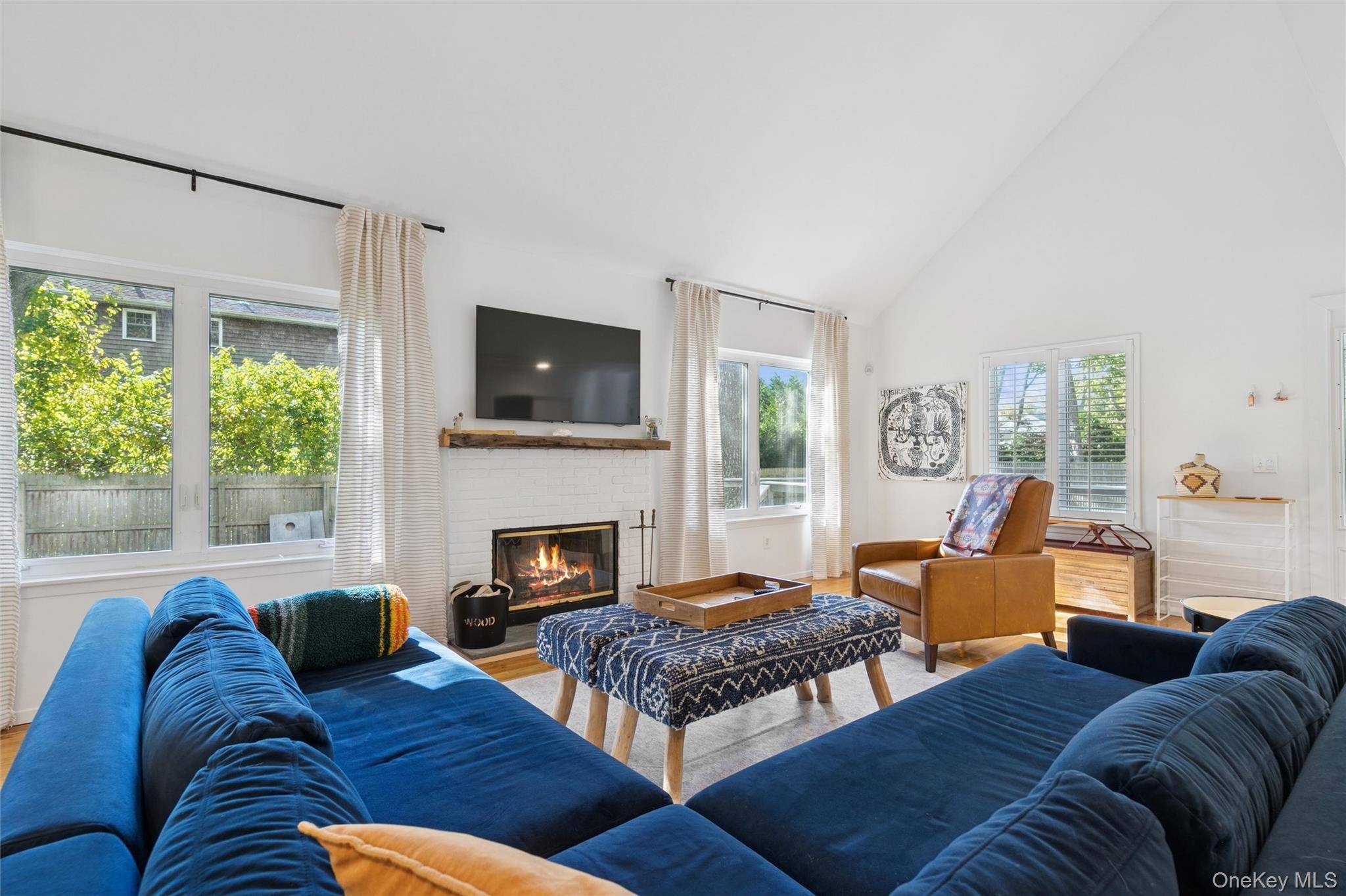 4 Morris CT, Westhampton Beach, NY 11978