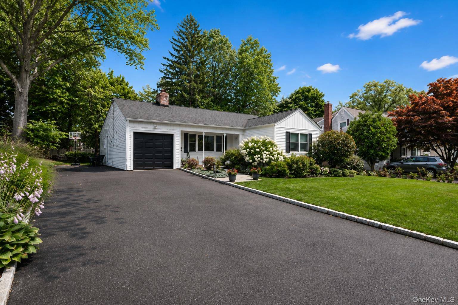 131 Huntley DR, Ardsley, NY 10502