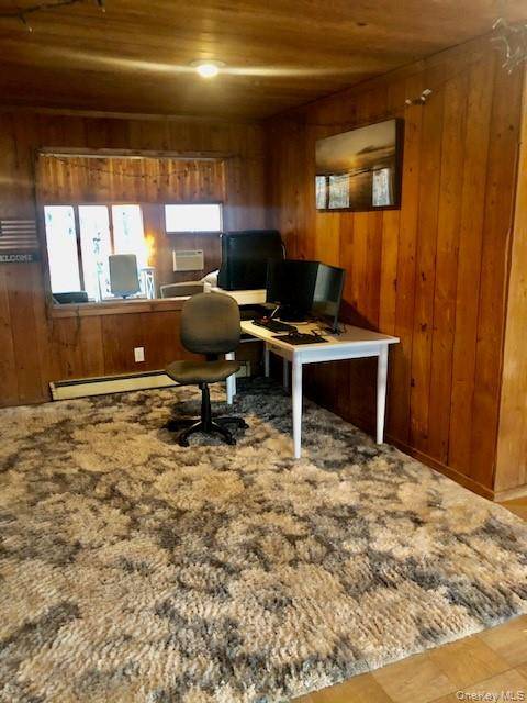 25 Columbia AVE, Westhampton, NY 11977