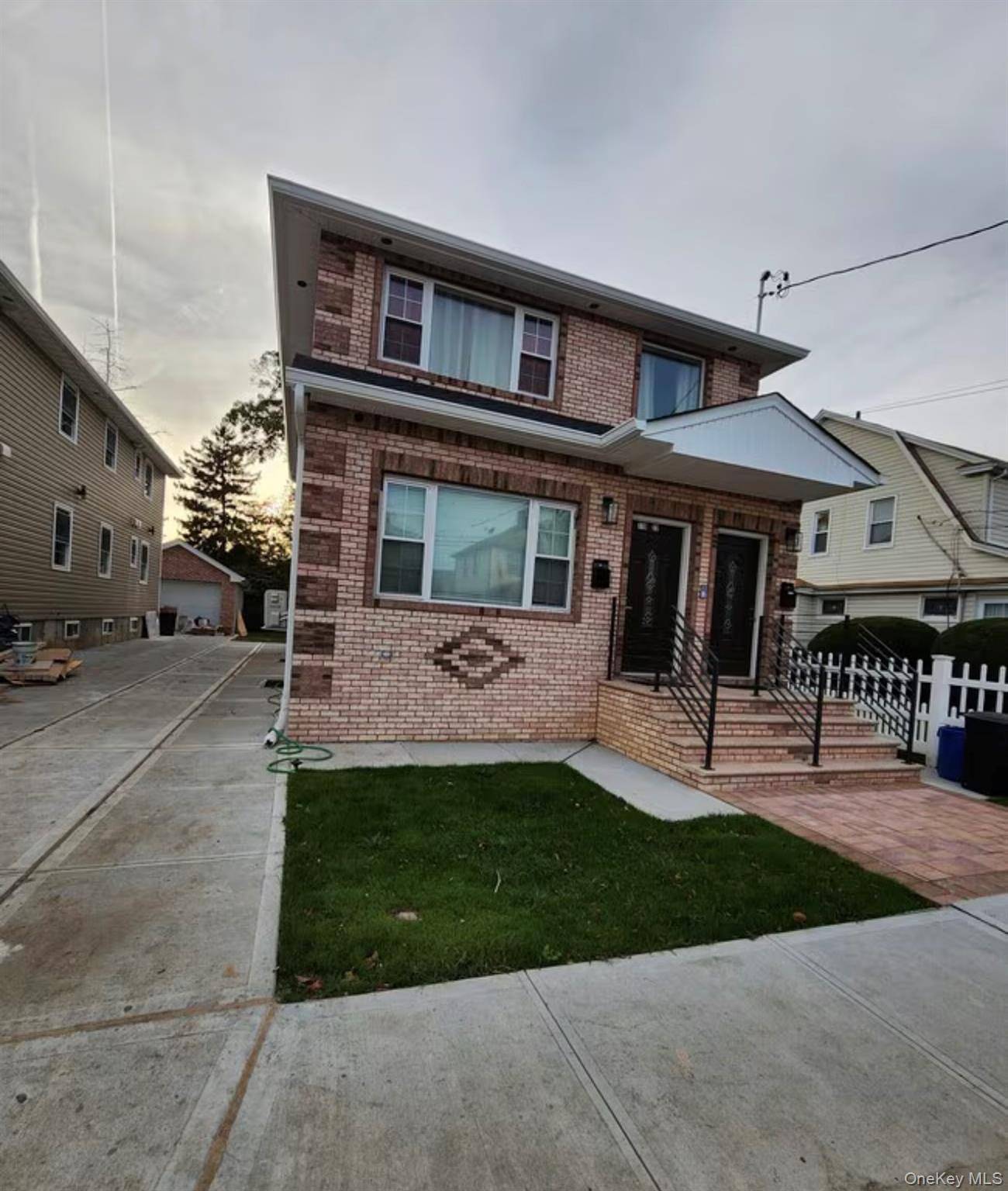 119-22 190th ST #1, Saint Albans, NY 11412