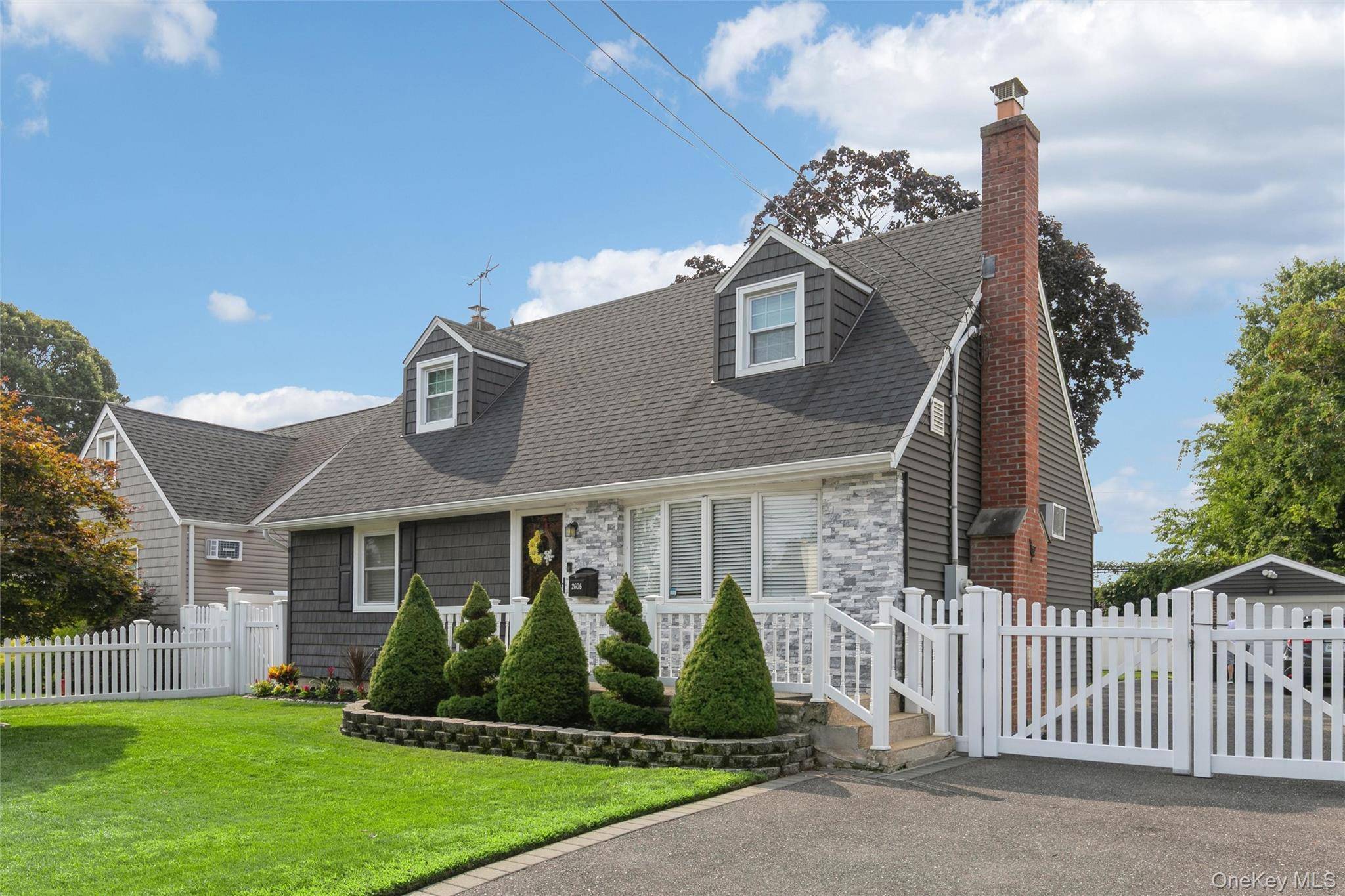 2606 7th AVE, East Meadow, NY 11554