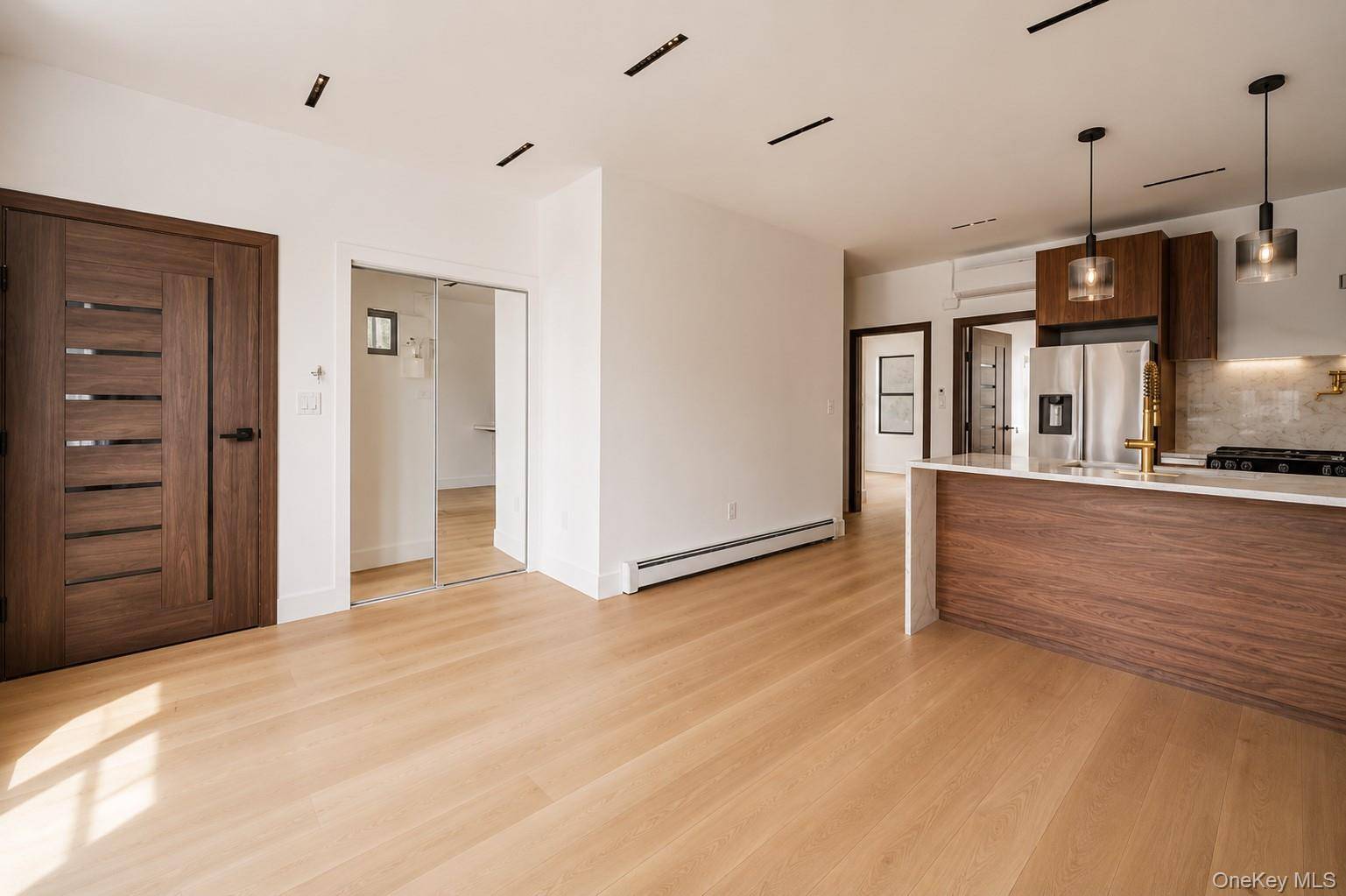 5142 35th ST, Long Island City, NY 11101