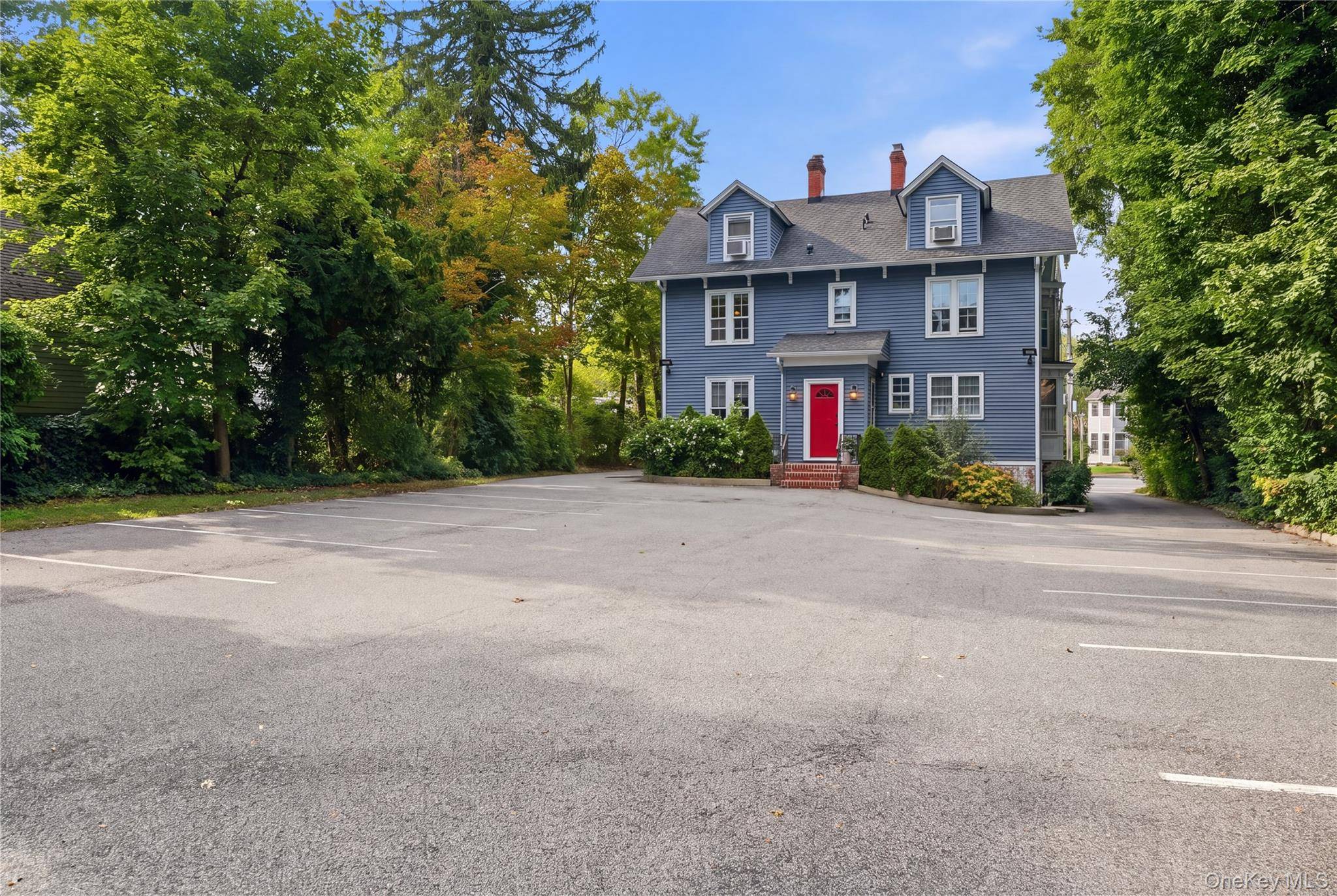 168 Main ST, Huntington, NY 11743