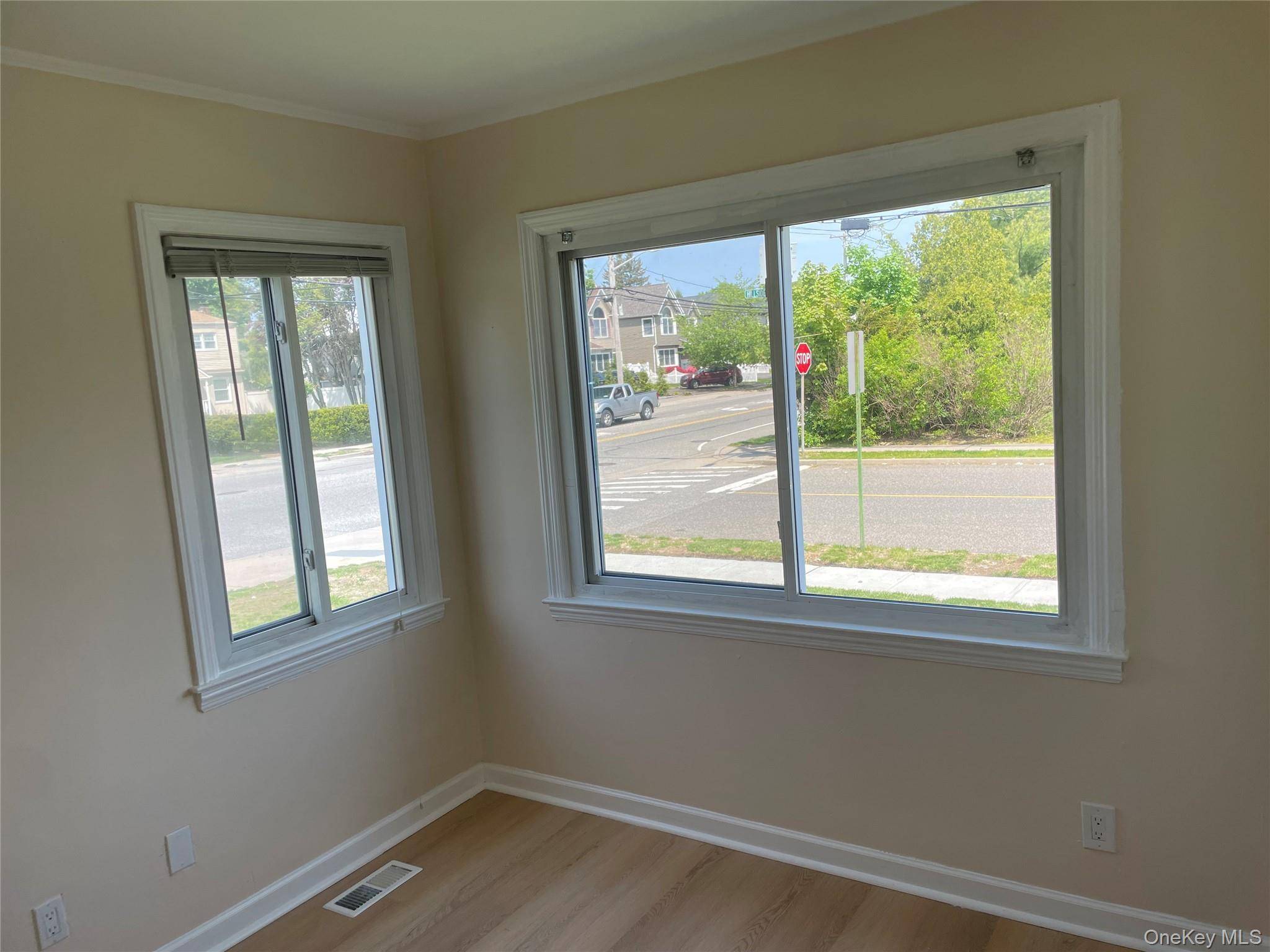 301 Jackson, Syosset, NY 11791