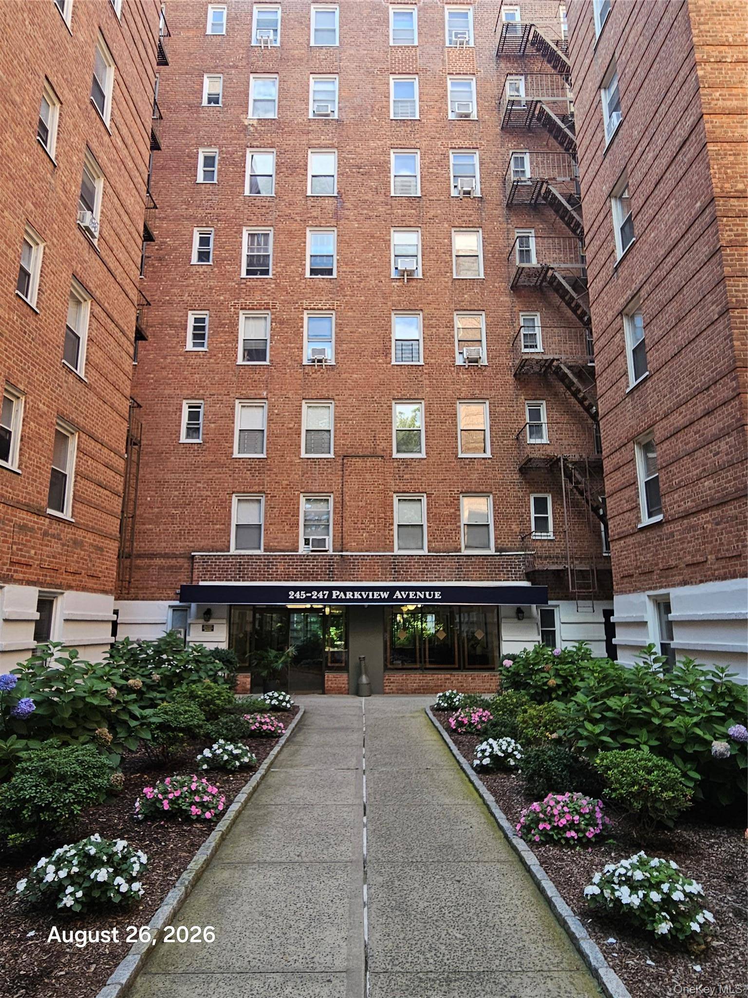 247 Parkview AVE #5L, Bronxville, NY 10708