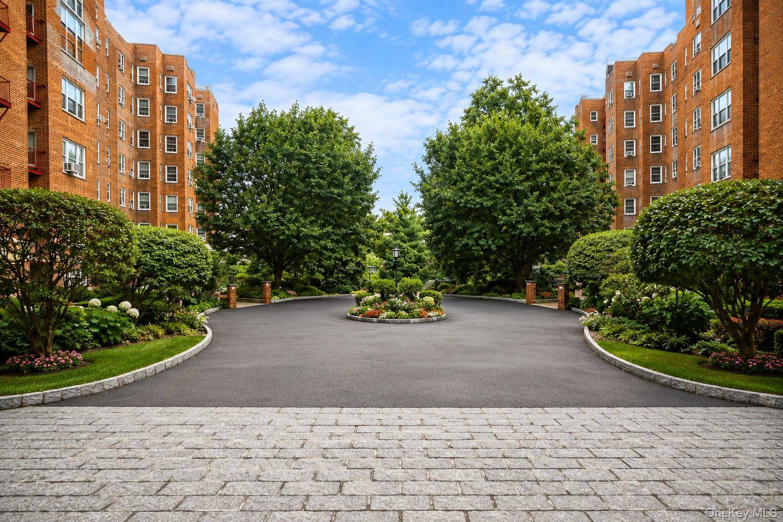 280 Collins AVE #3i, Fleetwood, NY 10552