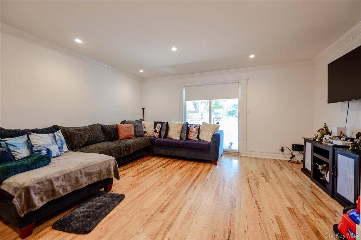2406 Tiemann AVE, Bronx, NY 10469