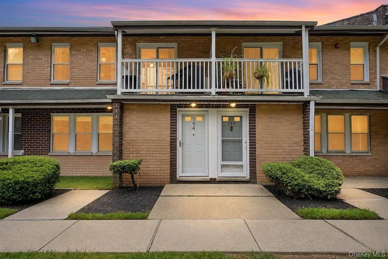 194 Artist Lake DR #194, Middle Island, NY 11953