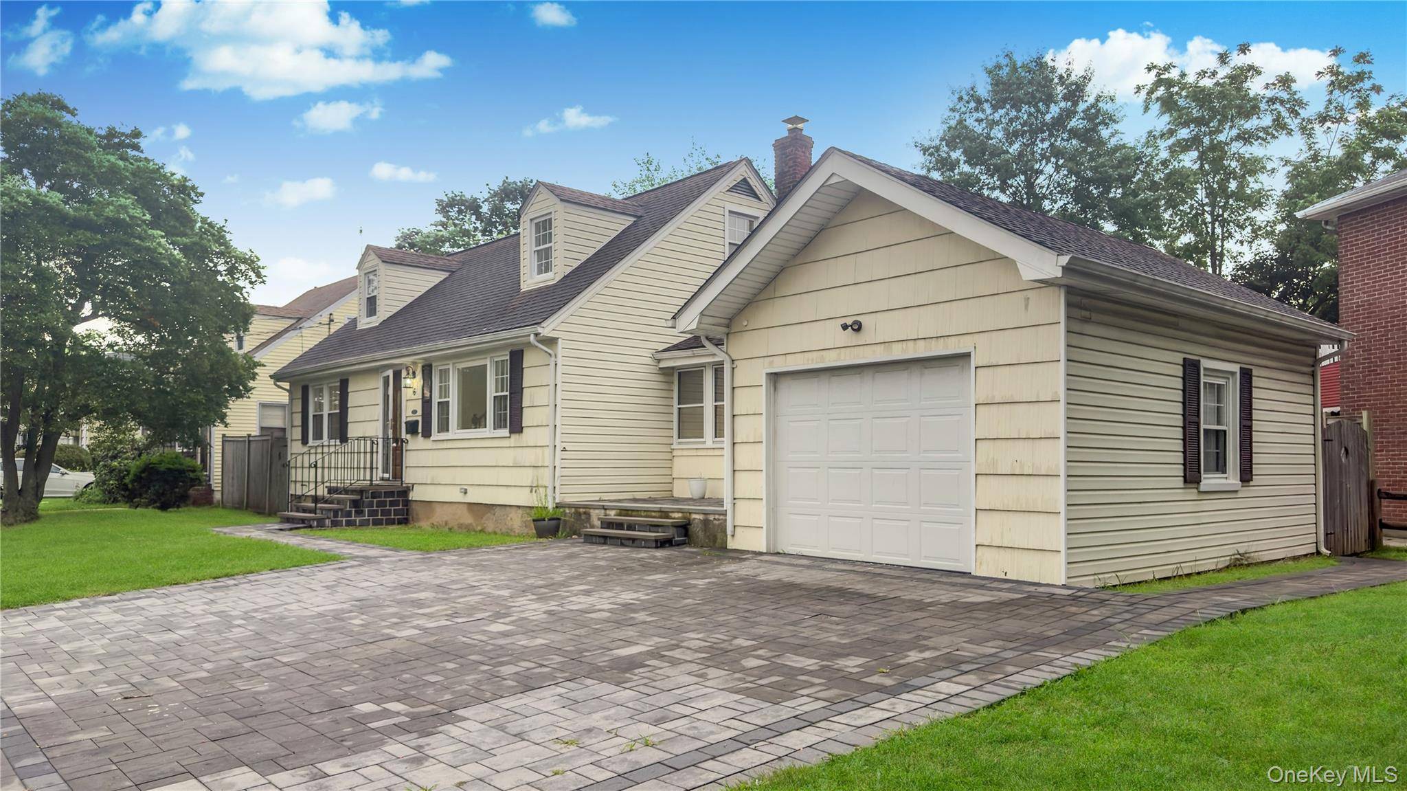 6 Harold AVE, Hempstead, NY 11550
