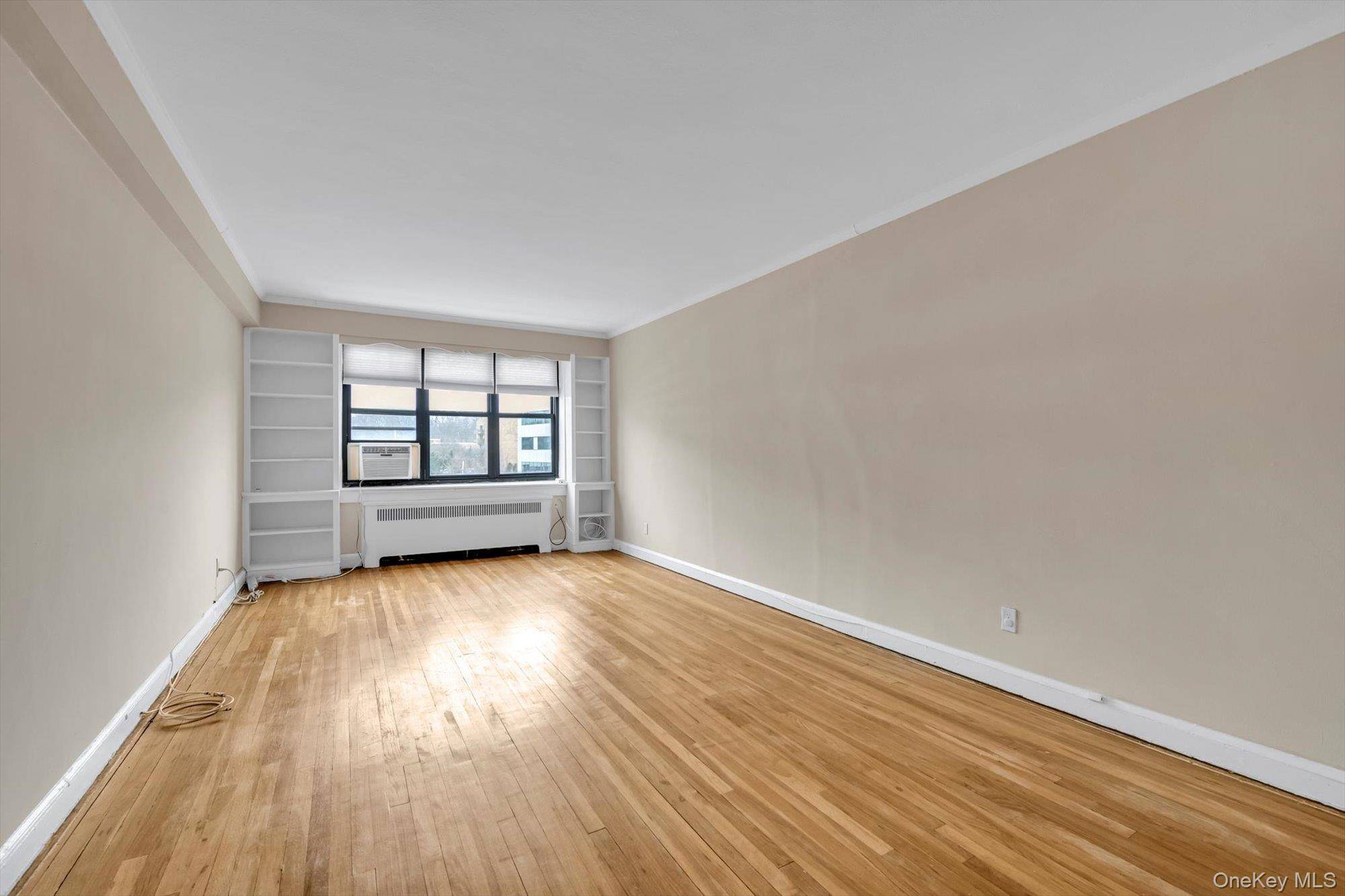 2 Townhouse PL #3N, Great Neck, NY 11021