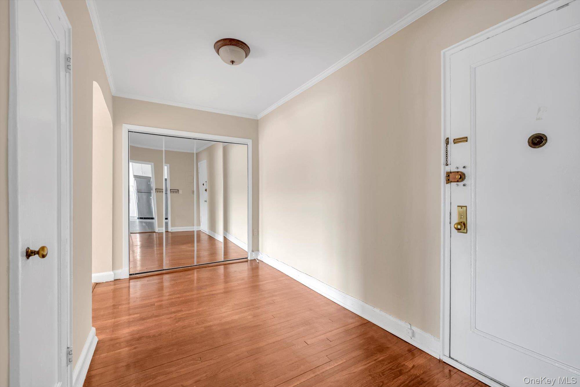 2 Townhouse PL #3N, Great Neck, NY 11021