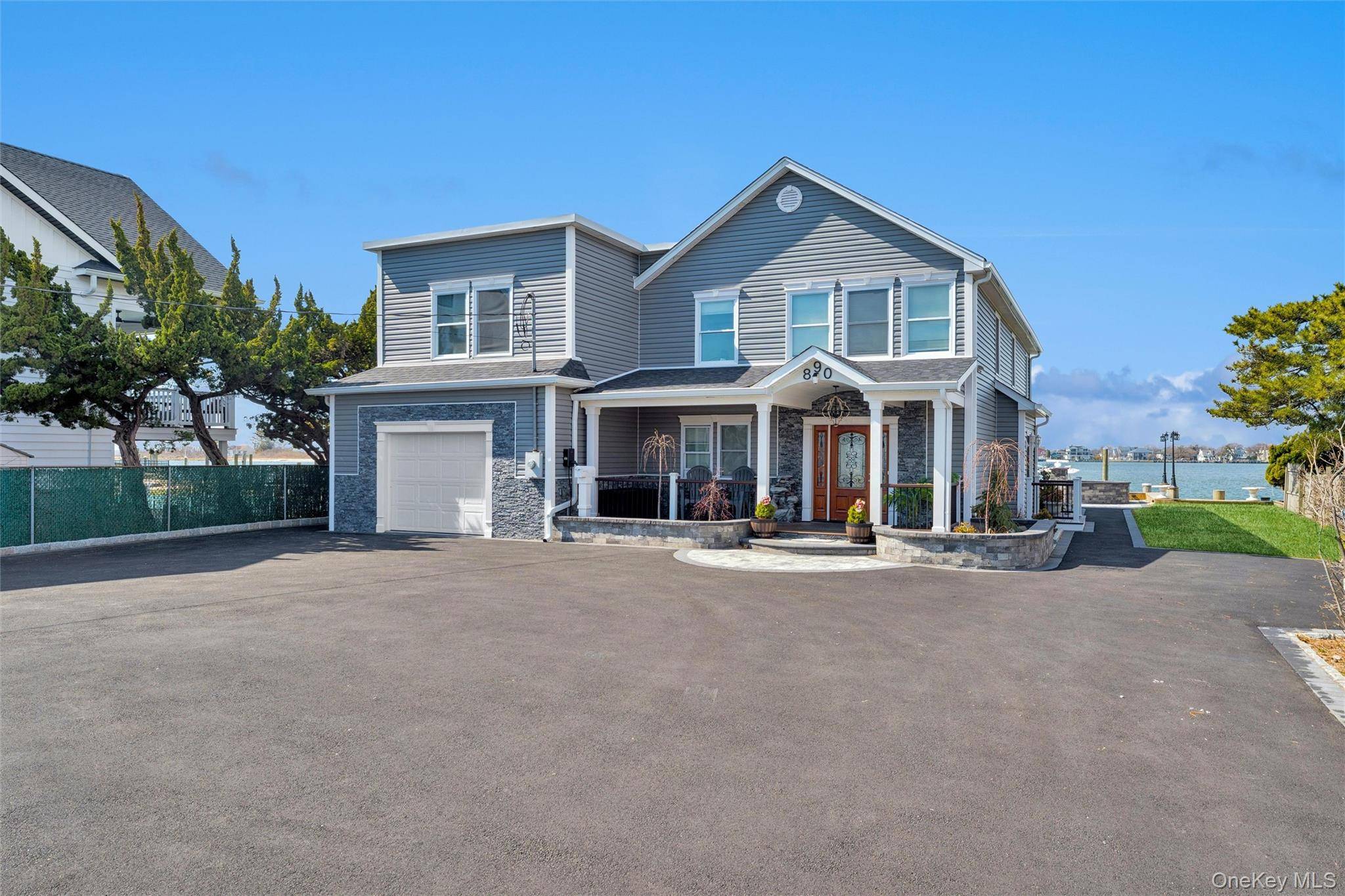 890 S Long Beach AVE, Freeport, NY 11520