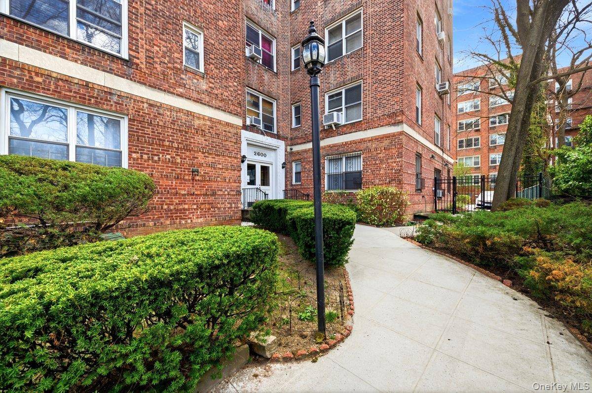 2600 Henry Hudson Pkwy #5B, Bronx, NY 10463