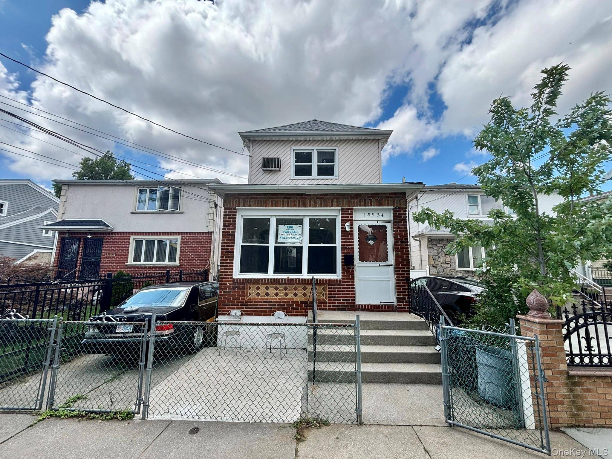 135-24 126th ST, South Ozone Park, NY 11420