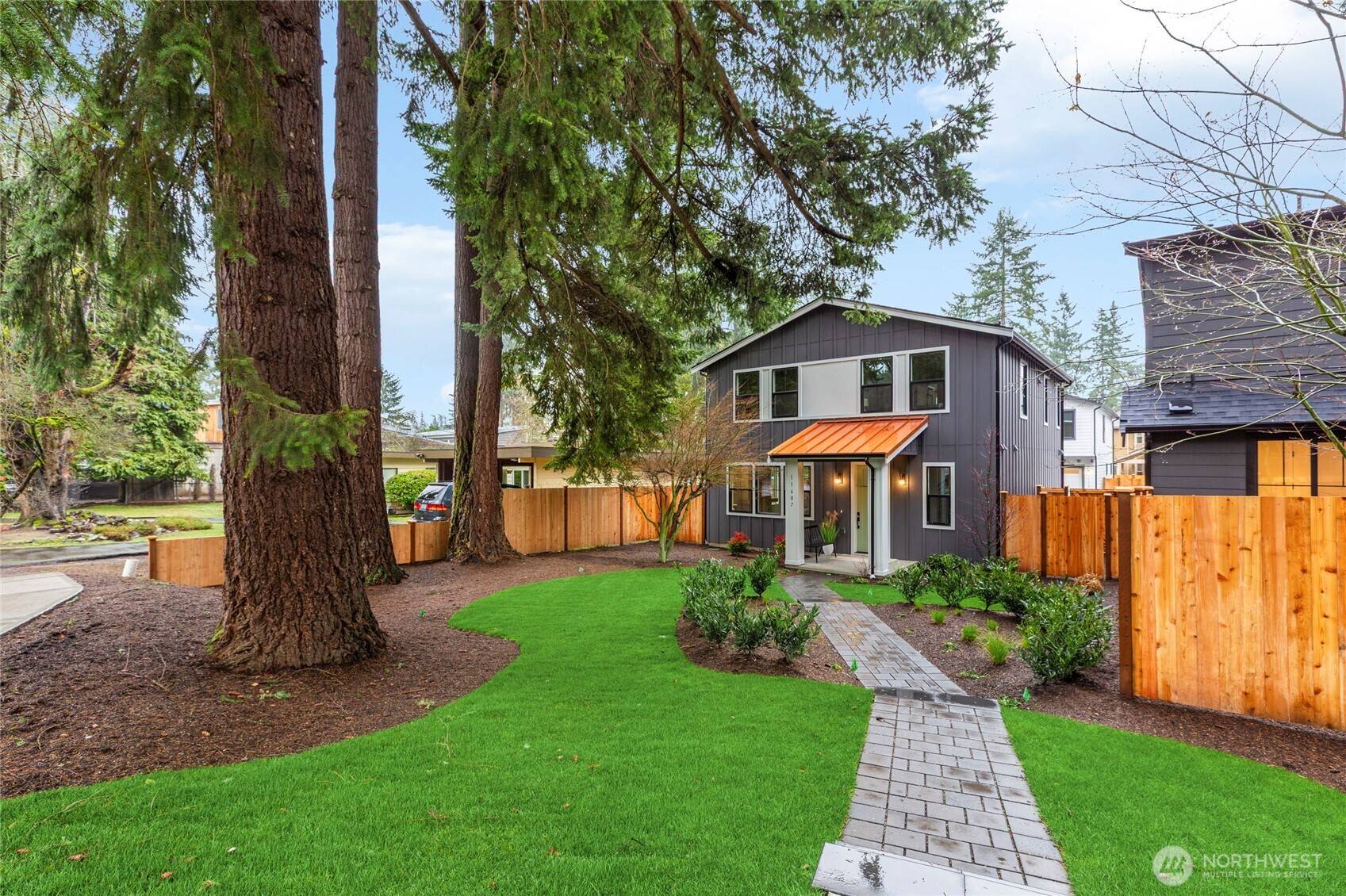 11607 NE 112th ST #2, Kirkland, WA 98033