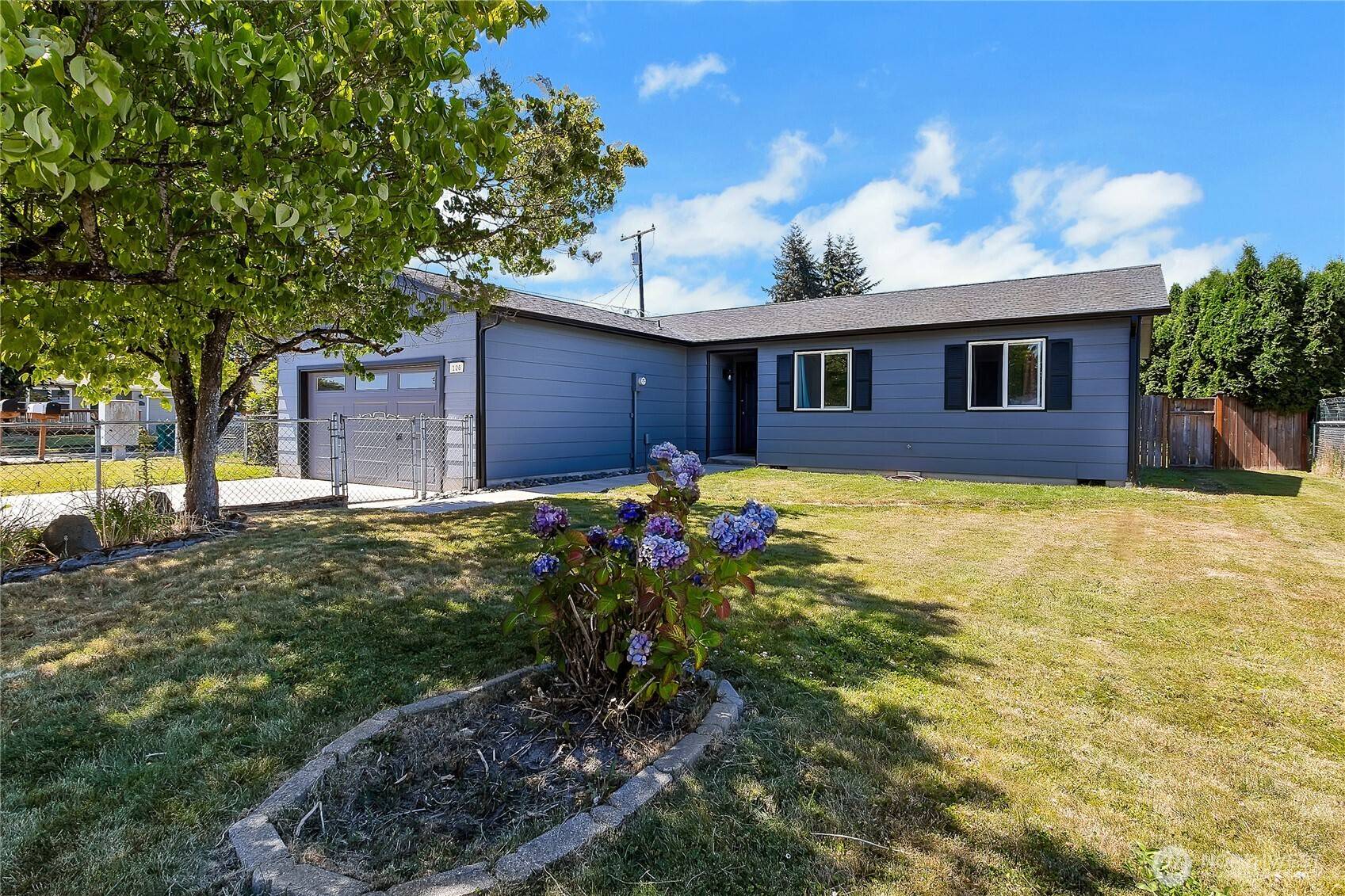 128 Glacier AVE S, Pacific, WA 98047