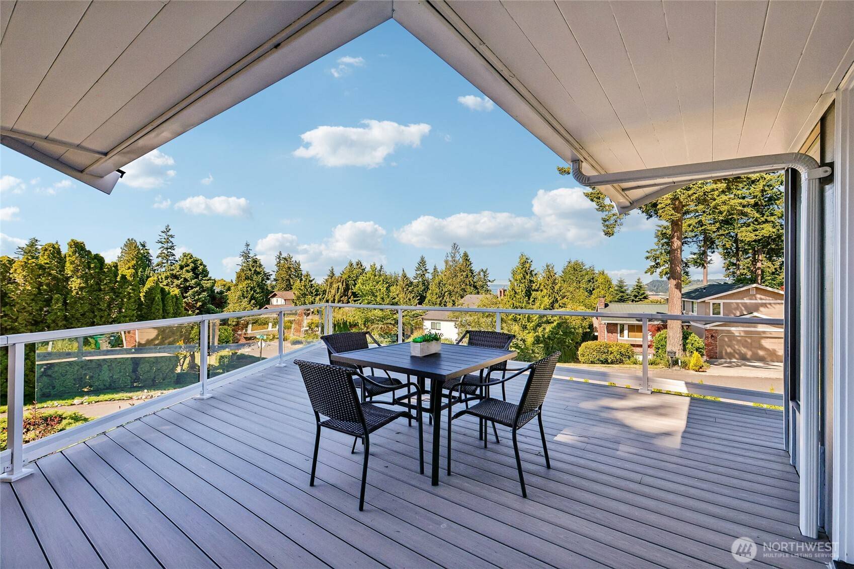 5925 94th ST SW, Mukilteo, WA 98275