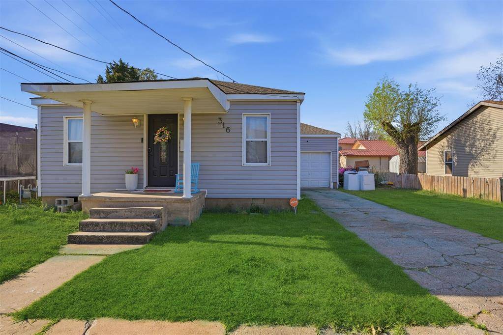 316 W 6th ST, Cordell, OK 73632