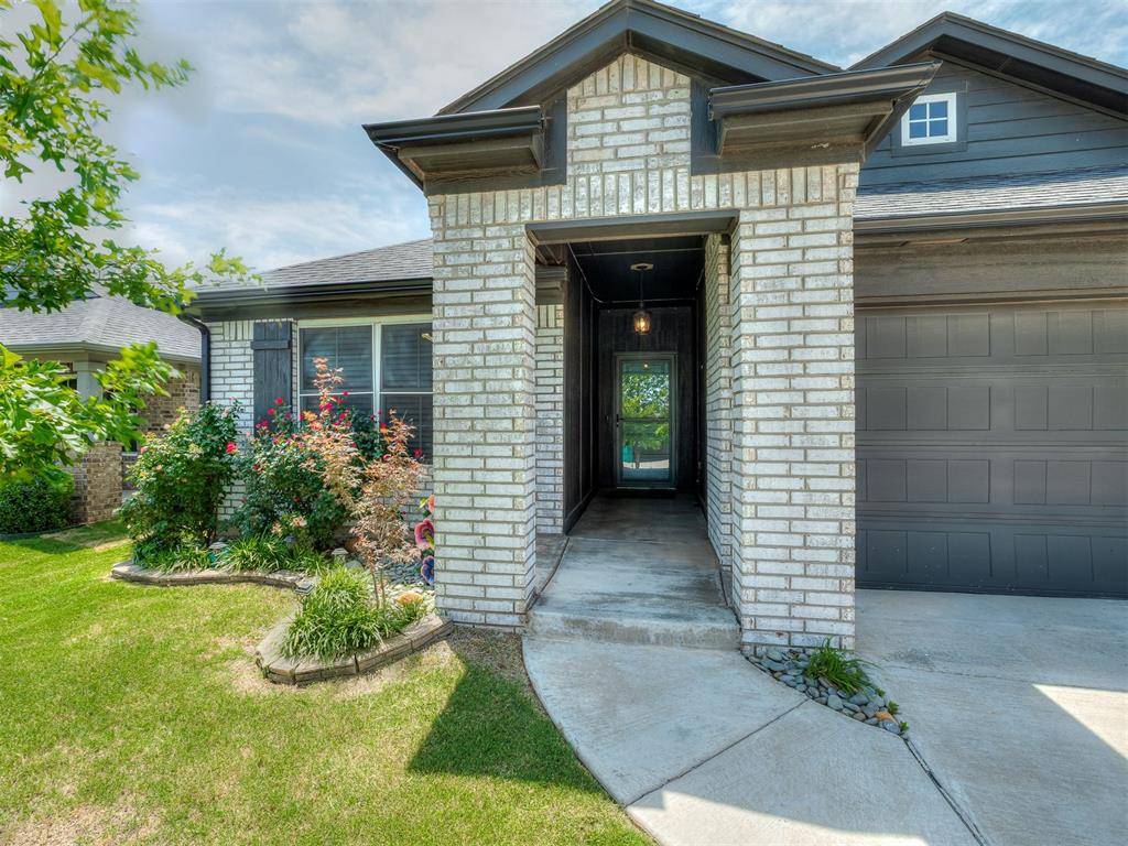 421 Kearny LN, Yukon, OK 73099