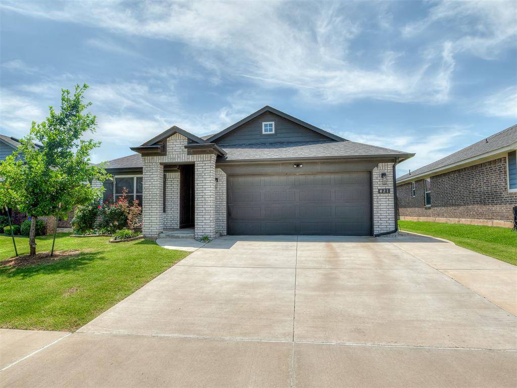 421 Kearny LN, Yukon, OK 73099