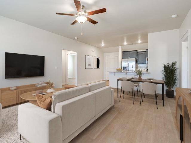 1617 Highland LOOP, Guthrie, OK 73044