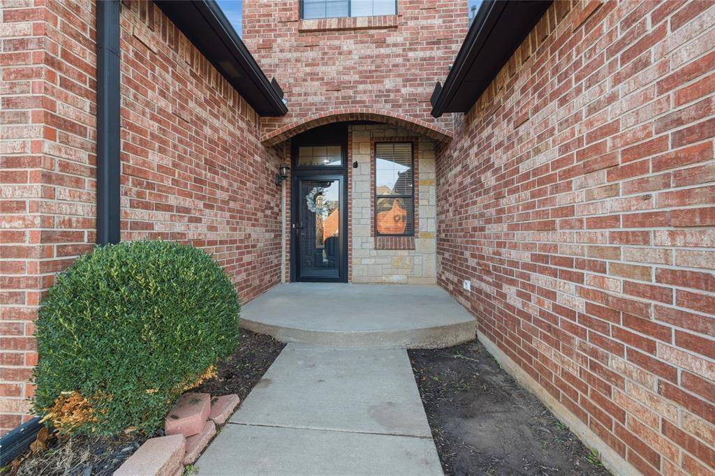 912 Preston Park DR, Yukon, OK 73099