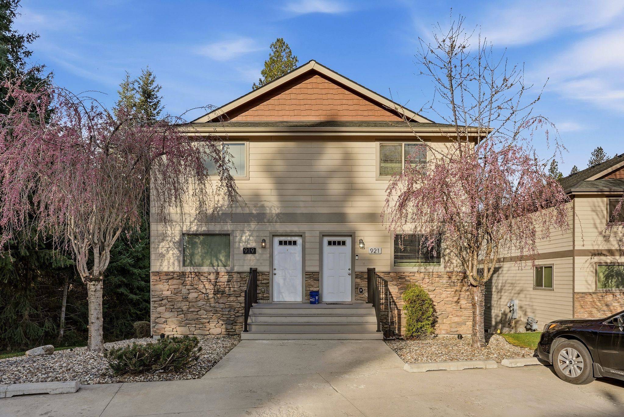 915 W Pirate Ln, Spokane, WA 99218