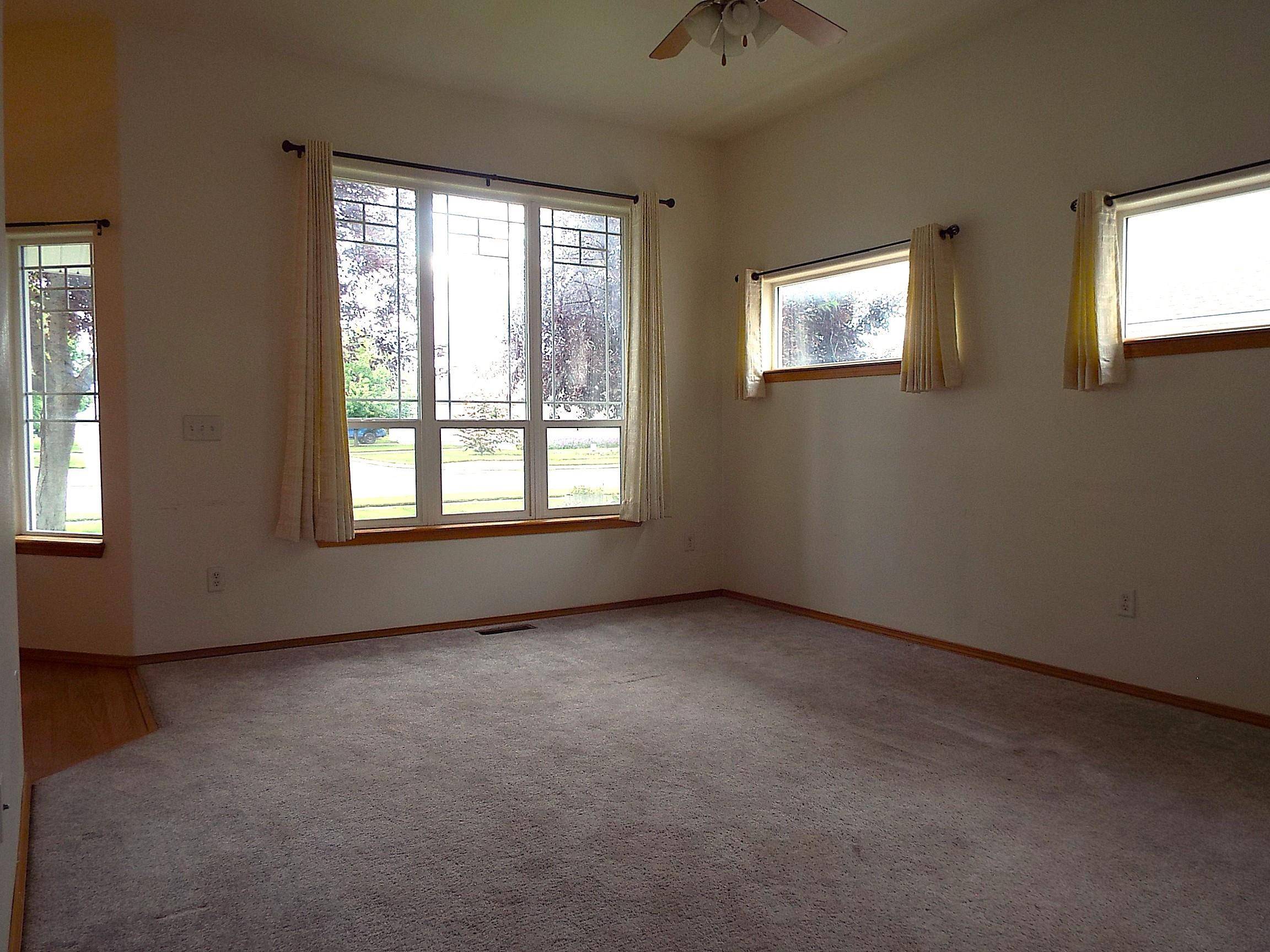 9318 N Oak St, Spokane, WA 99208