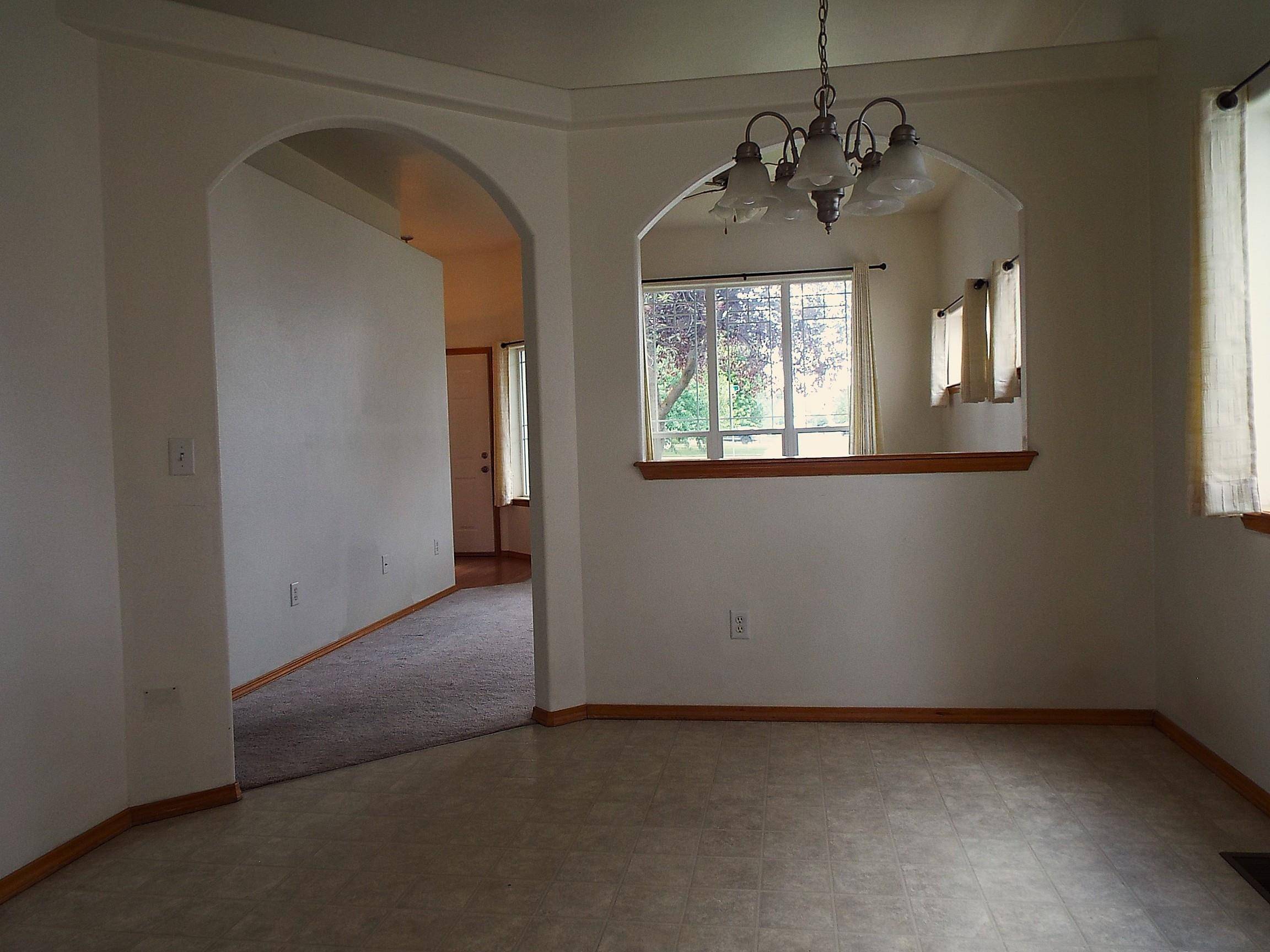 9318 N Oak St, Spokane, WA 99208
