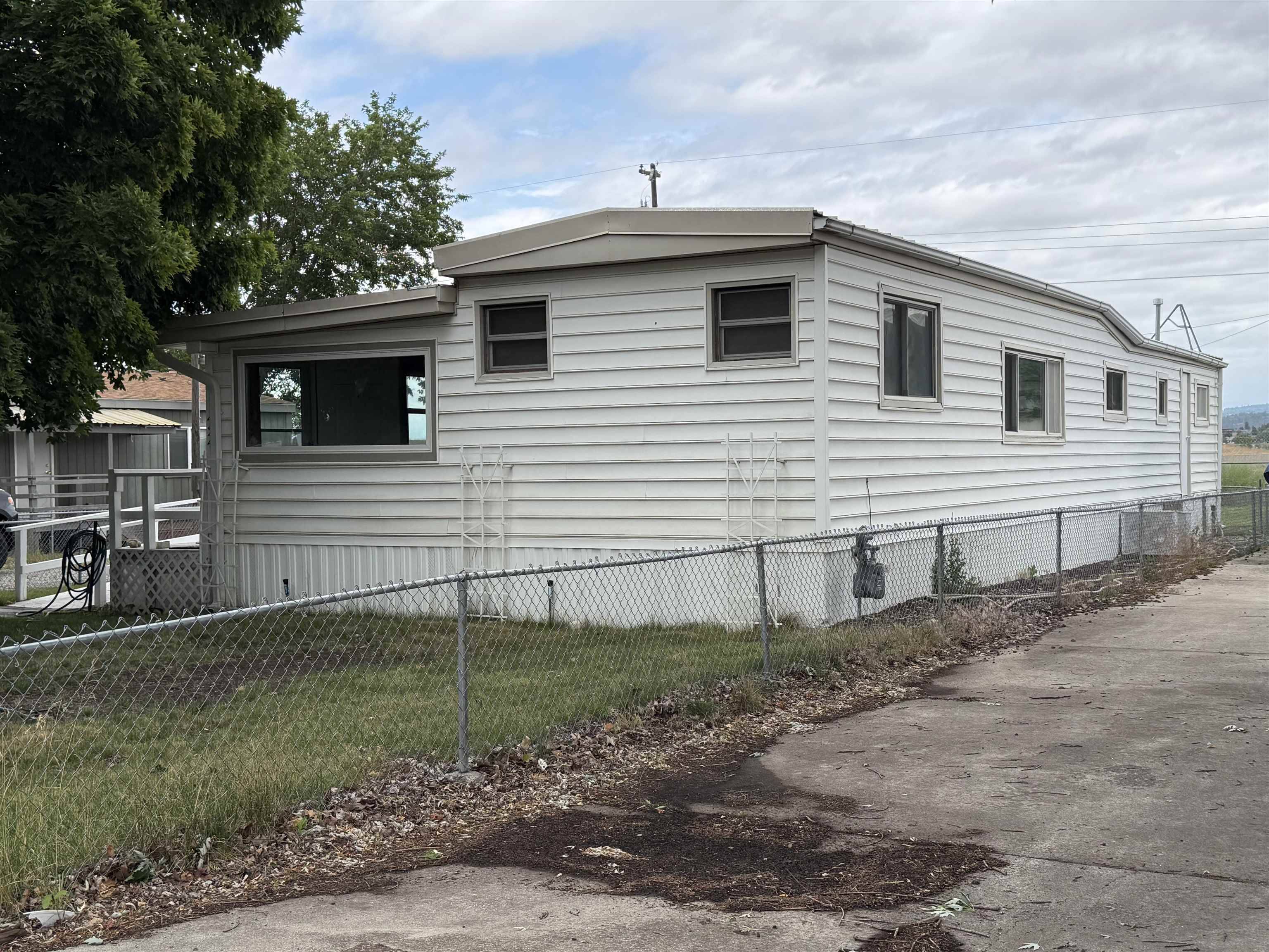 424 N Hodges Rd, Greenacres, WA 99016