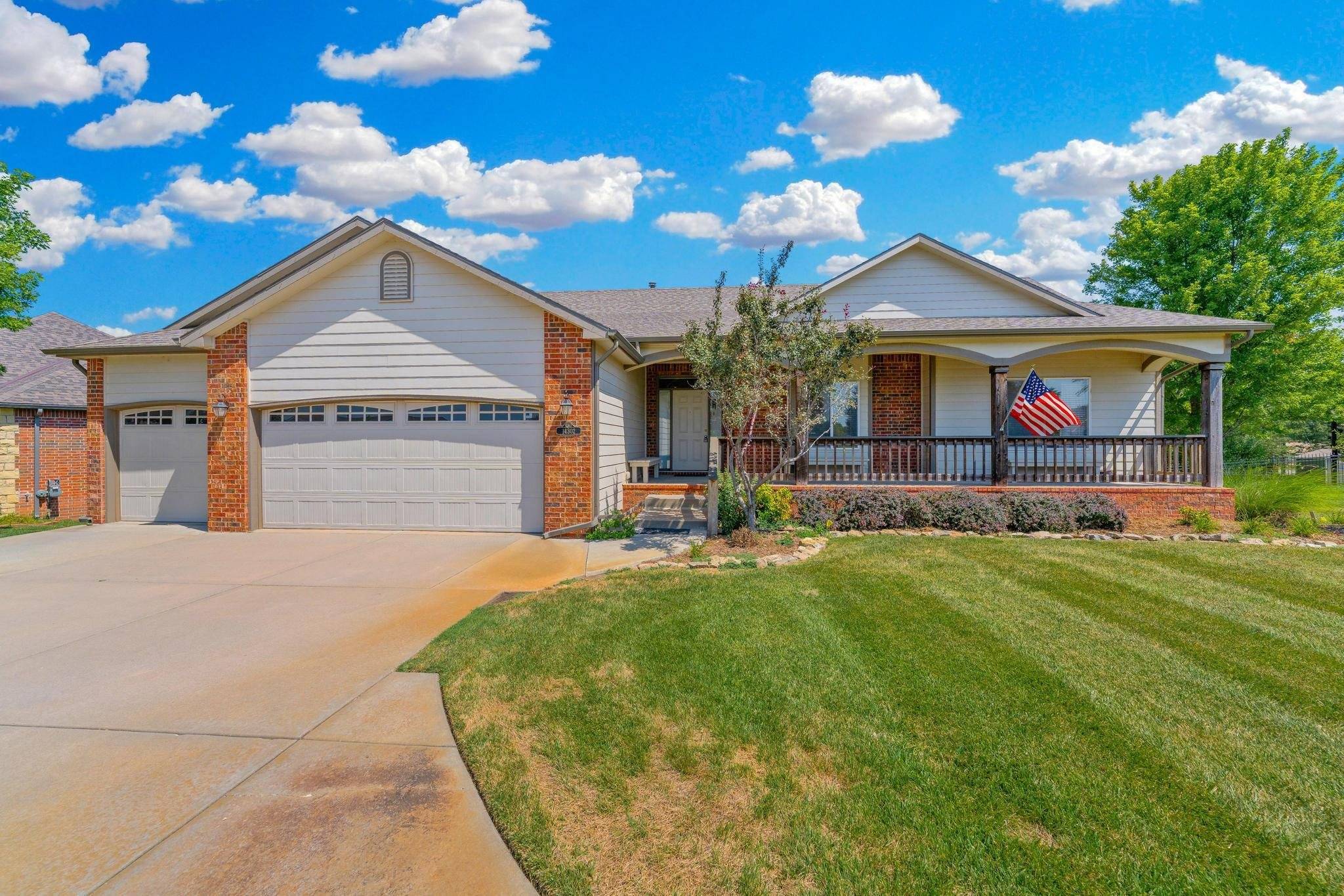 14302 E Twinlake Dr, Wichita, KS 67230