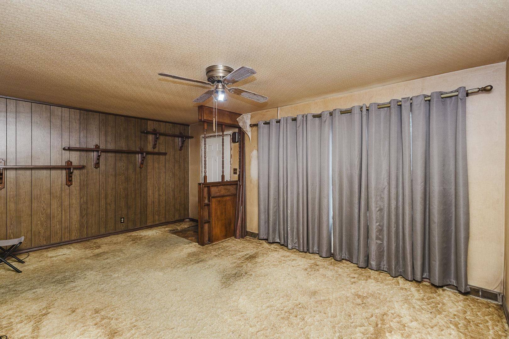 2721 S Washington, Wichita, KS 67216