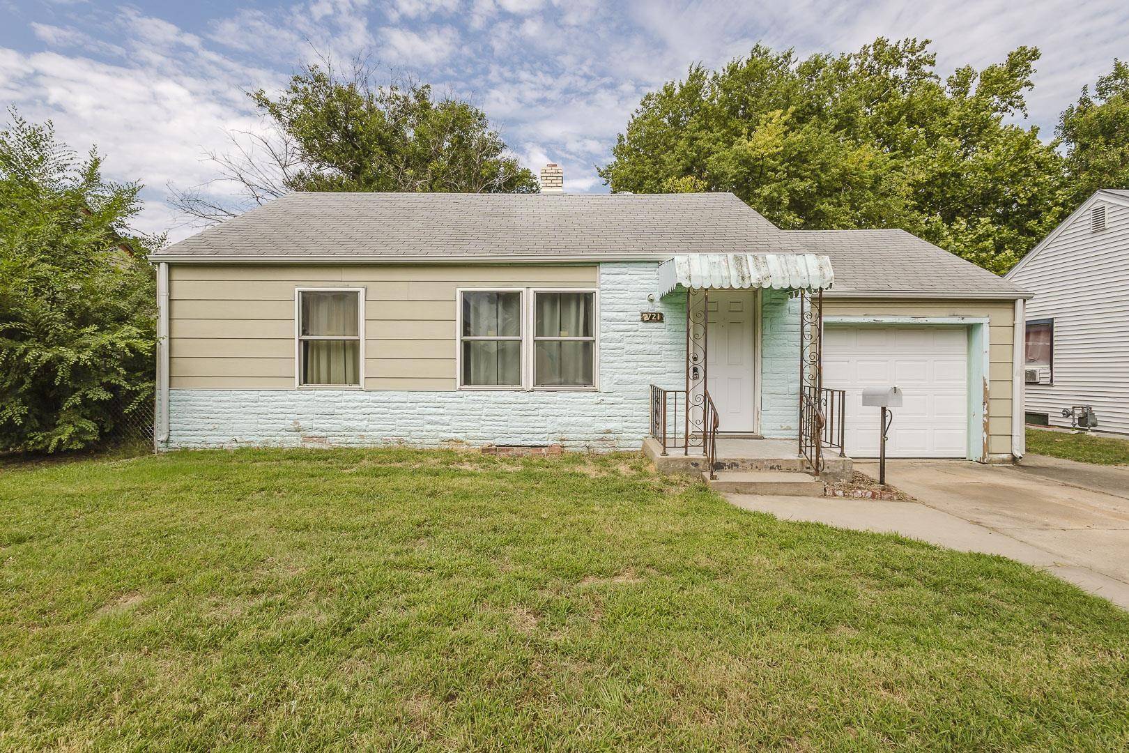 2721 S Washington, Wichita, KS 67216