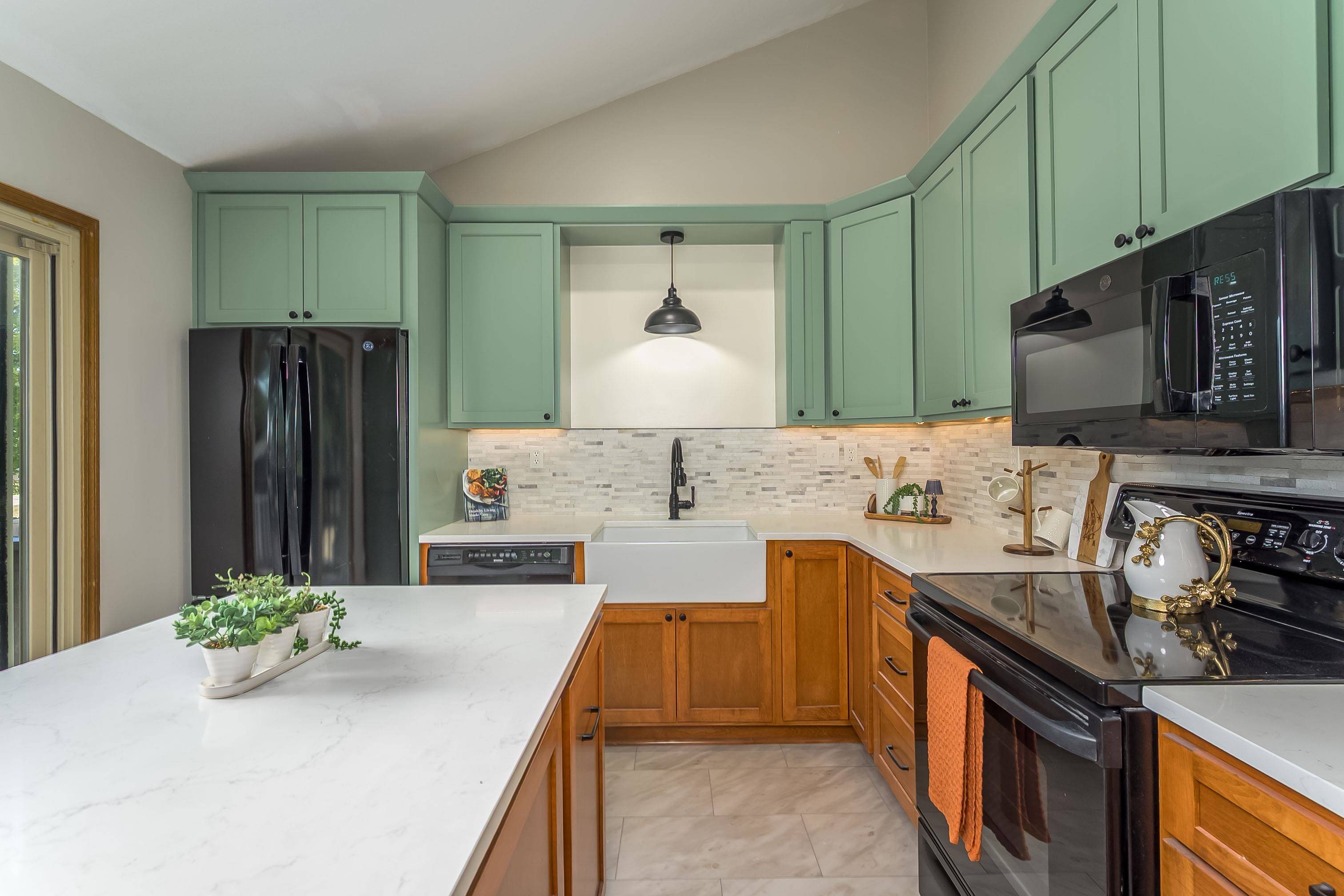 255 N Parkdale St, Wichita, KS 67212-5930