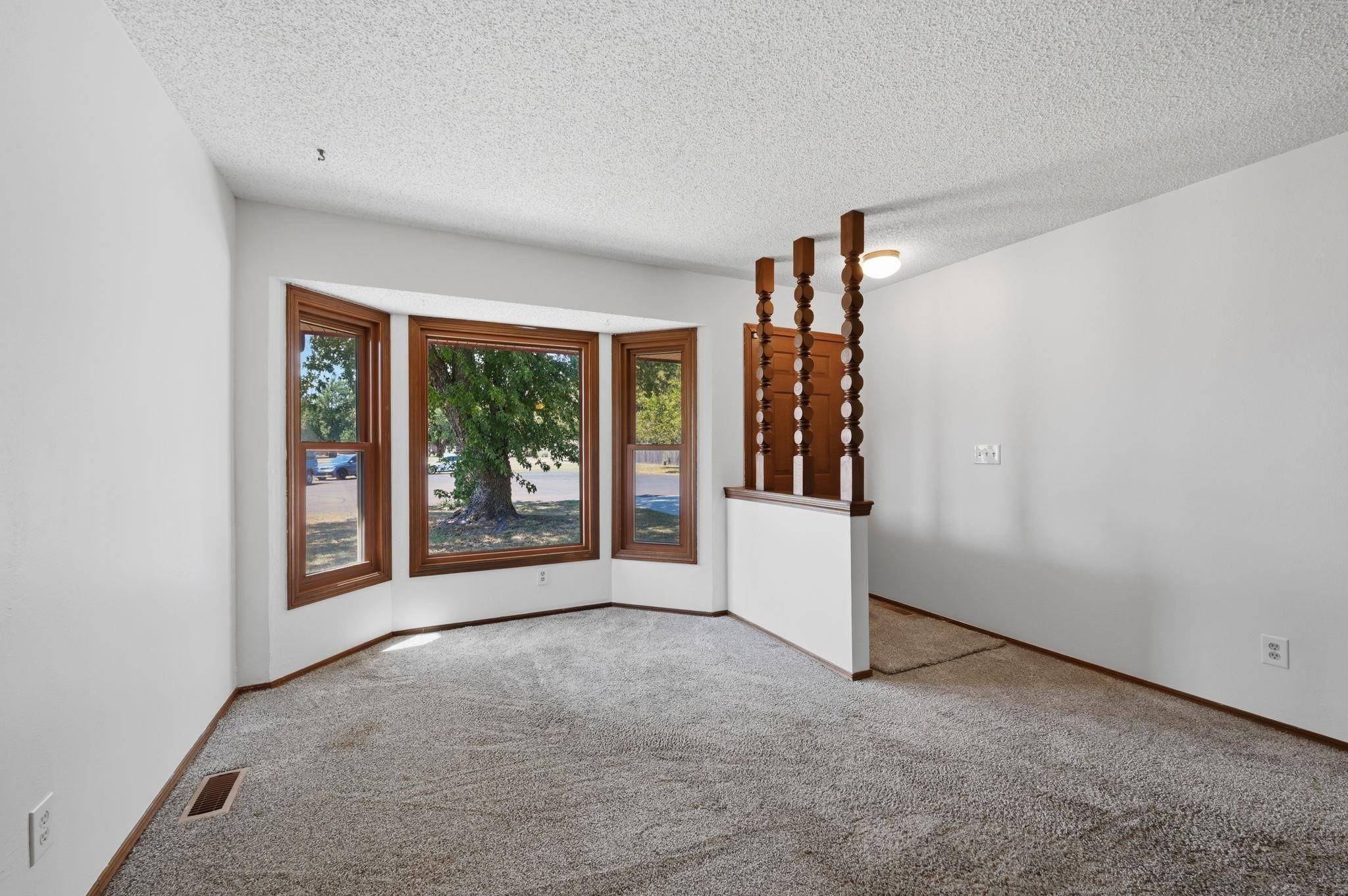 1422 N Tanglewood Ct., Rose Hill, KS 67133